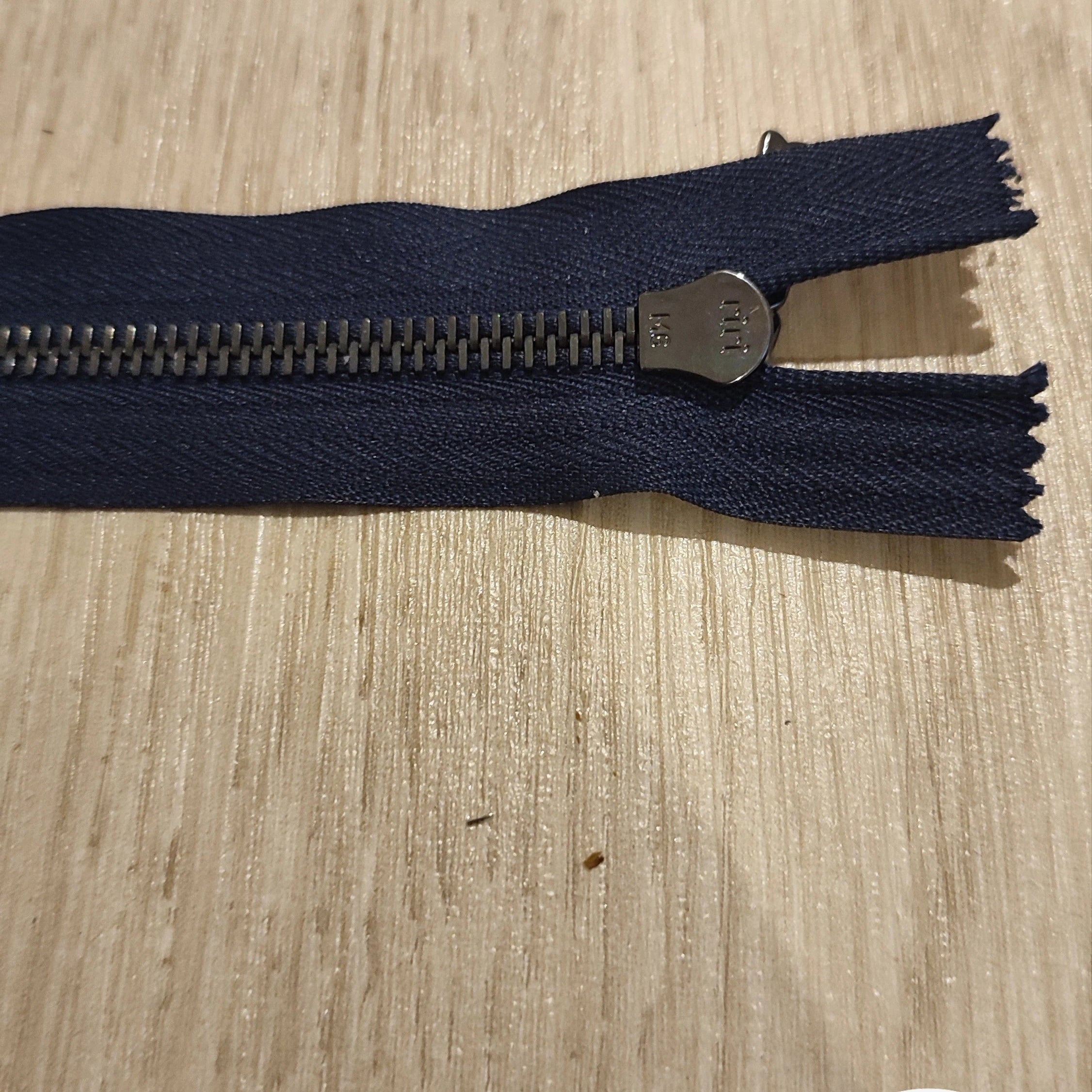 FERMETURE RIRI MÉTAL NON SÉPARABLE 15CM BLEU FONCÉ M6 - My Little Coupon