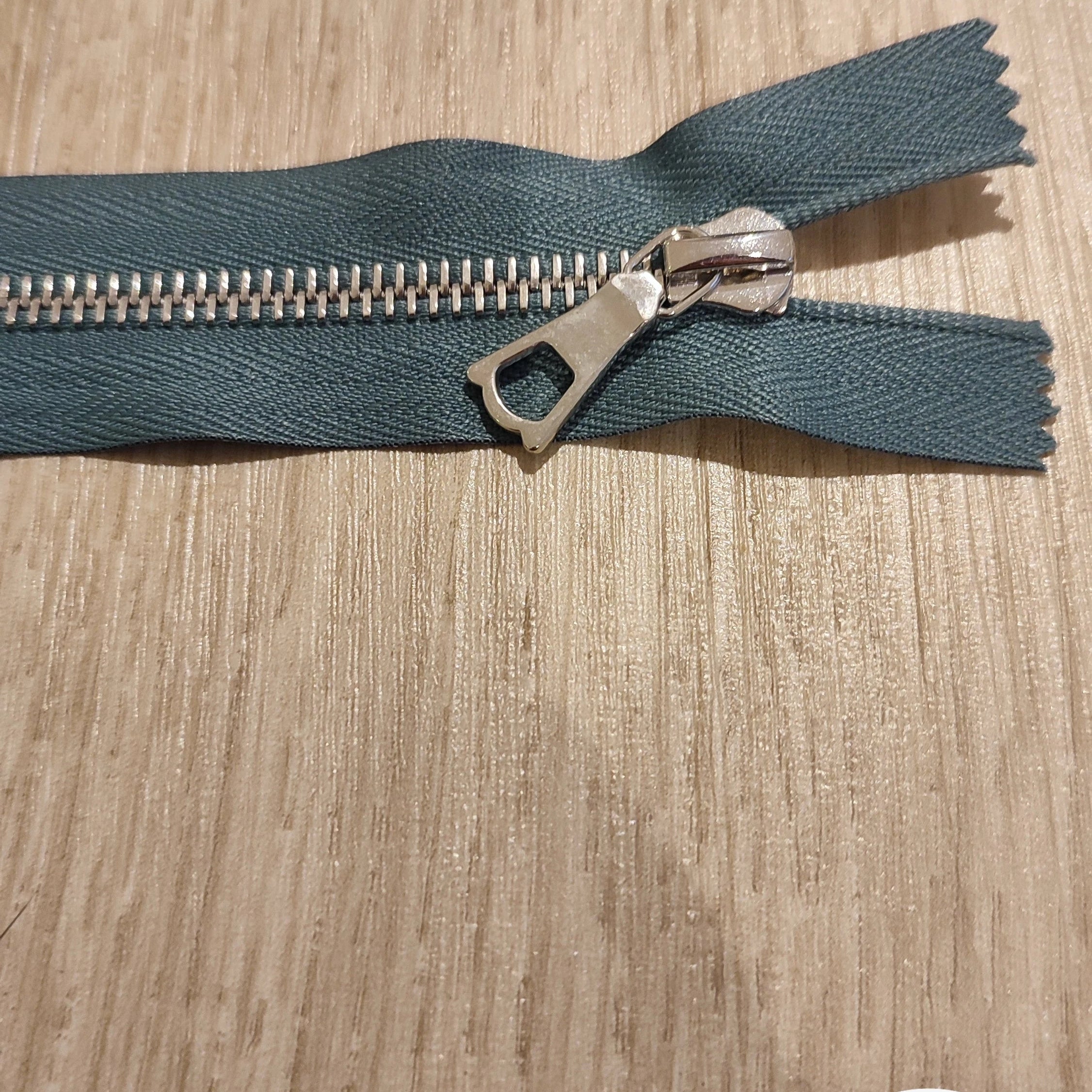 FERMETURE RIRI METAL NON SÉPARABLE 20CM BLEU M6 - My Little Coupon