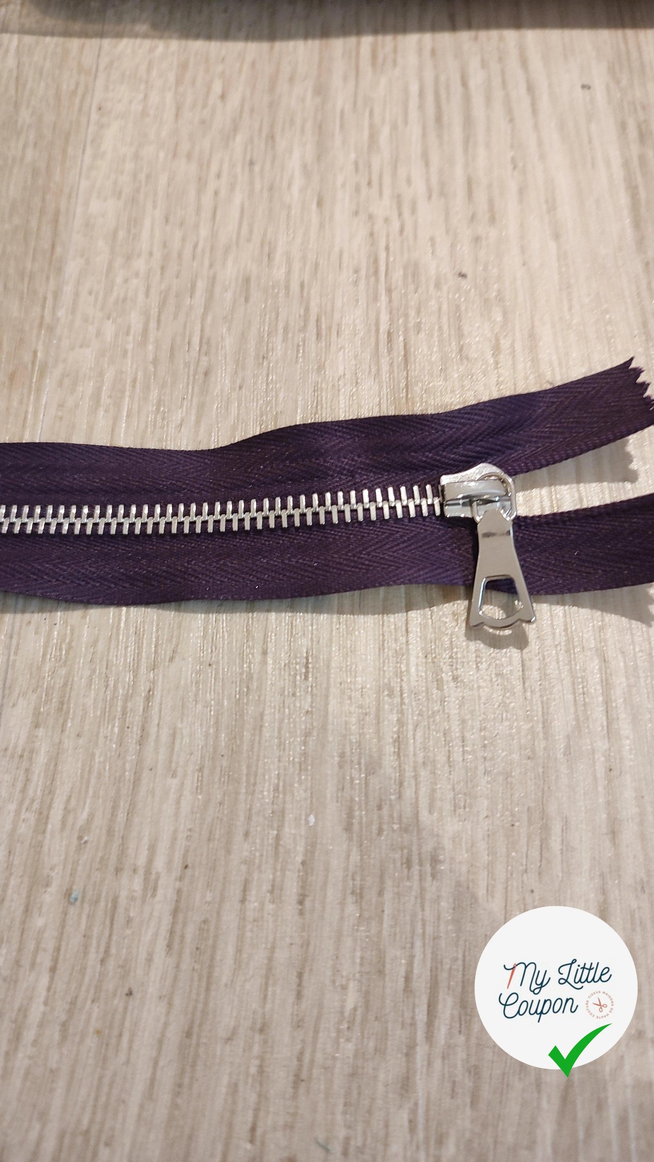 FERMETURE RIRI MÉTAL NON SÉPARABLE 20CM VIOLET FONCÉ M6 - My Little Coupon