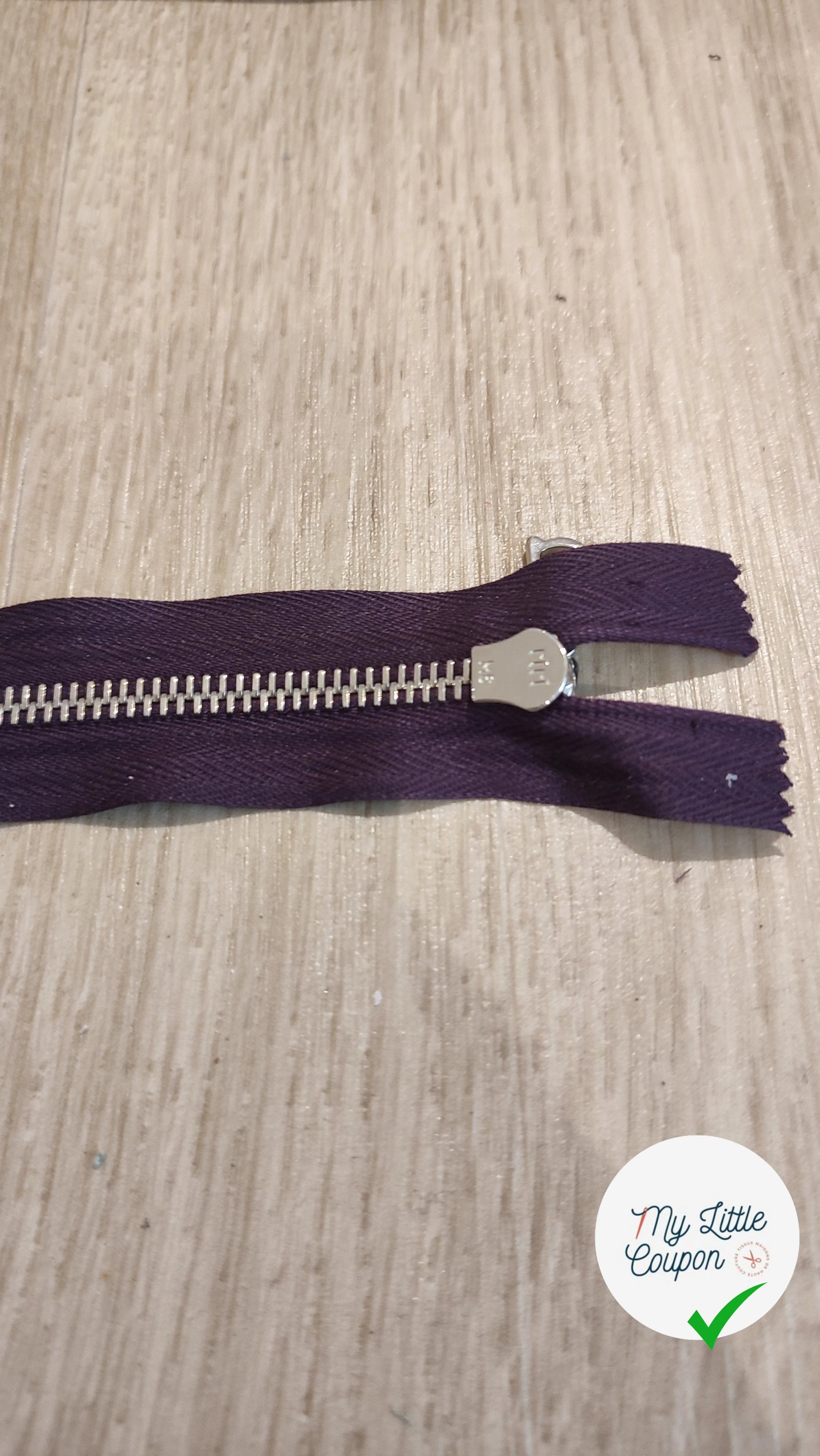 FERMETURE RIRI MÉTAL NON SÉPARABLE 20CM VIOLET FONCÉ M6 - My Little Coupon