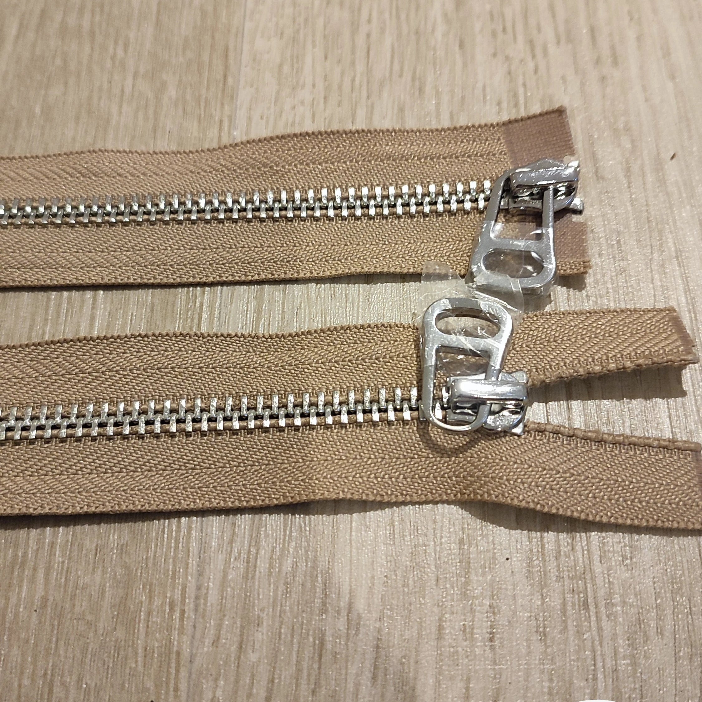 FERMETURE RIRI MÉTAL NON SÉPARABLE DOUBLE CHEMIN 100CM MARRON CLAIR - My Little Coupon