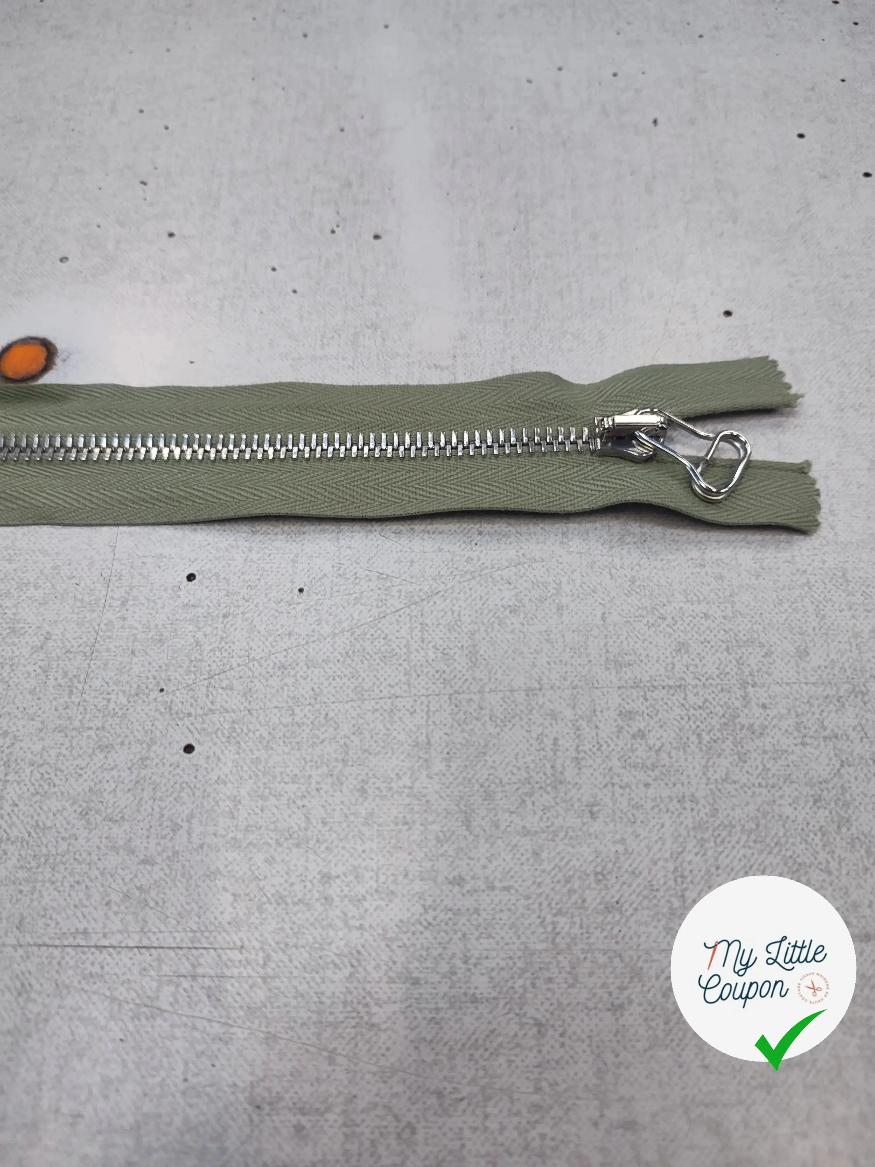 FERMETURE RIRI METAL SÉPARABLE 80CM VERT CLAIR M6 - My Little Coupon