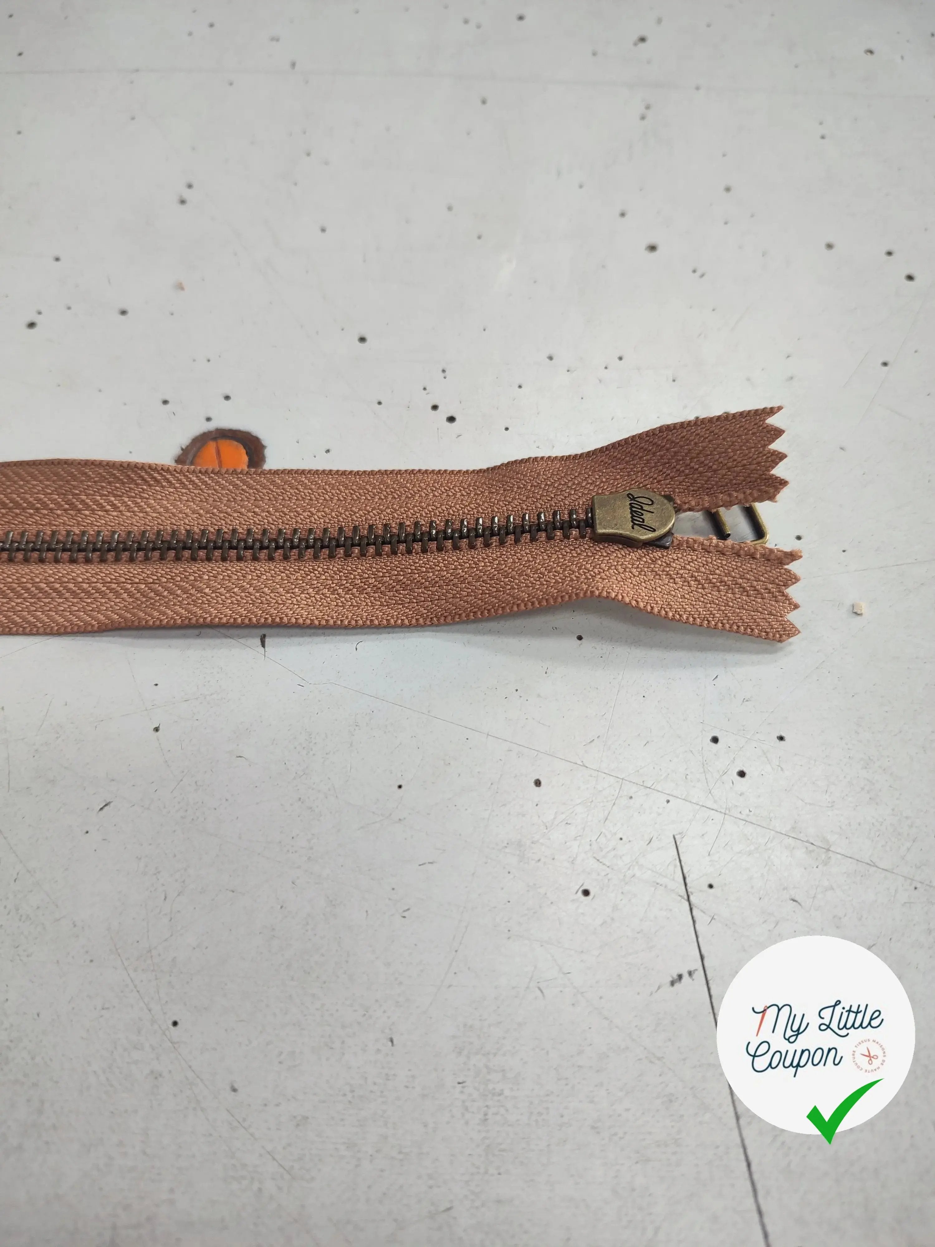 FERMETURE RIRI METAL NON SÉPARABLE 25CM MARRON CAPPUCCINO - My Little Coupon