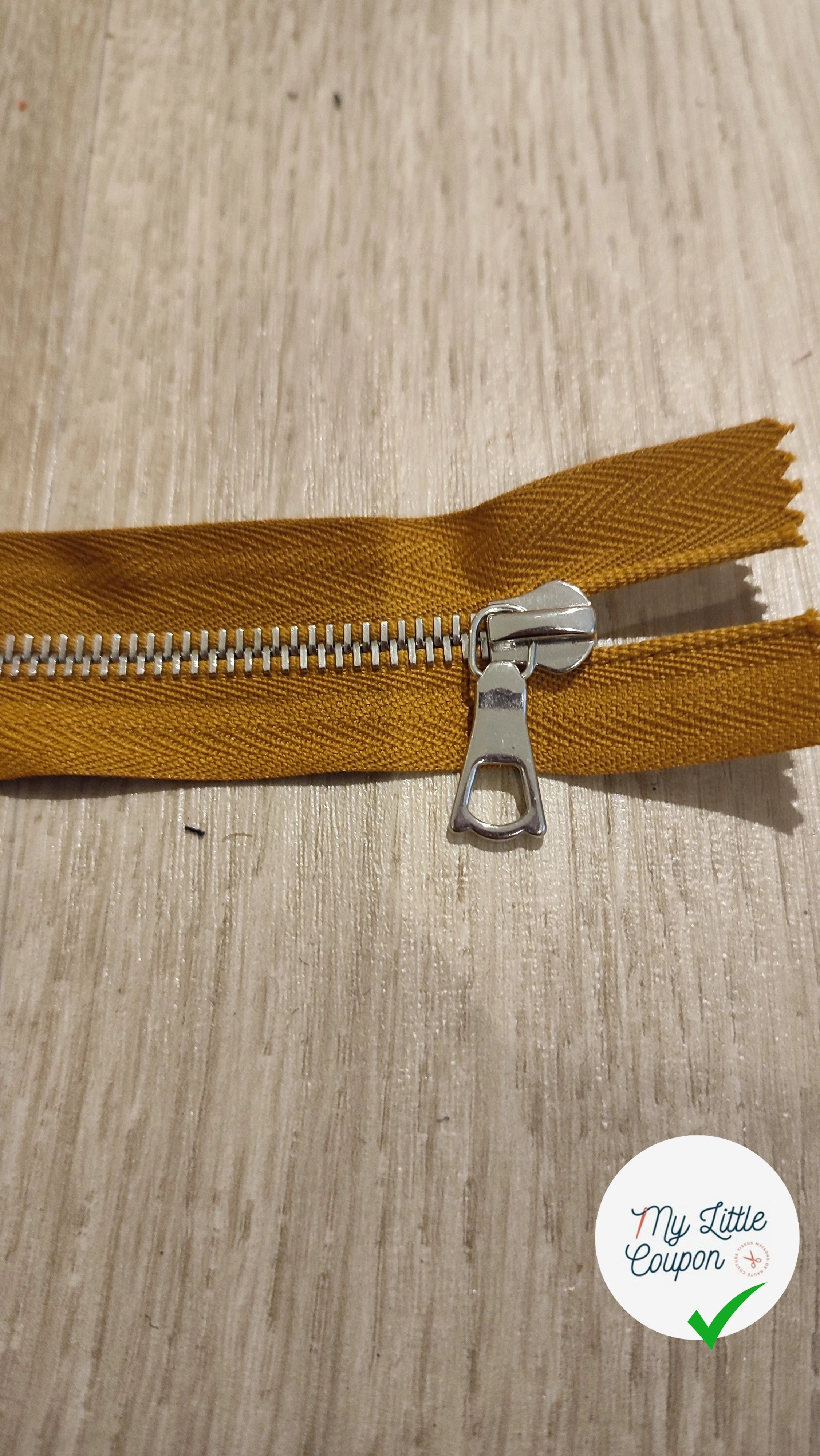 FERMETURE RIRI METAL SÉPARABLE 50CM MARRON CLAIR M8 - My Little Coupon
