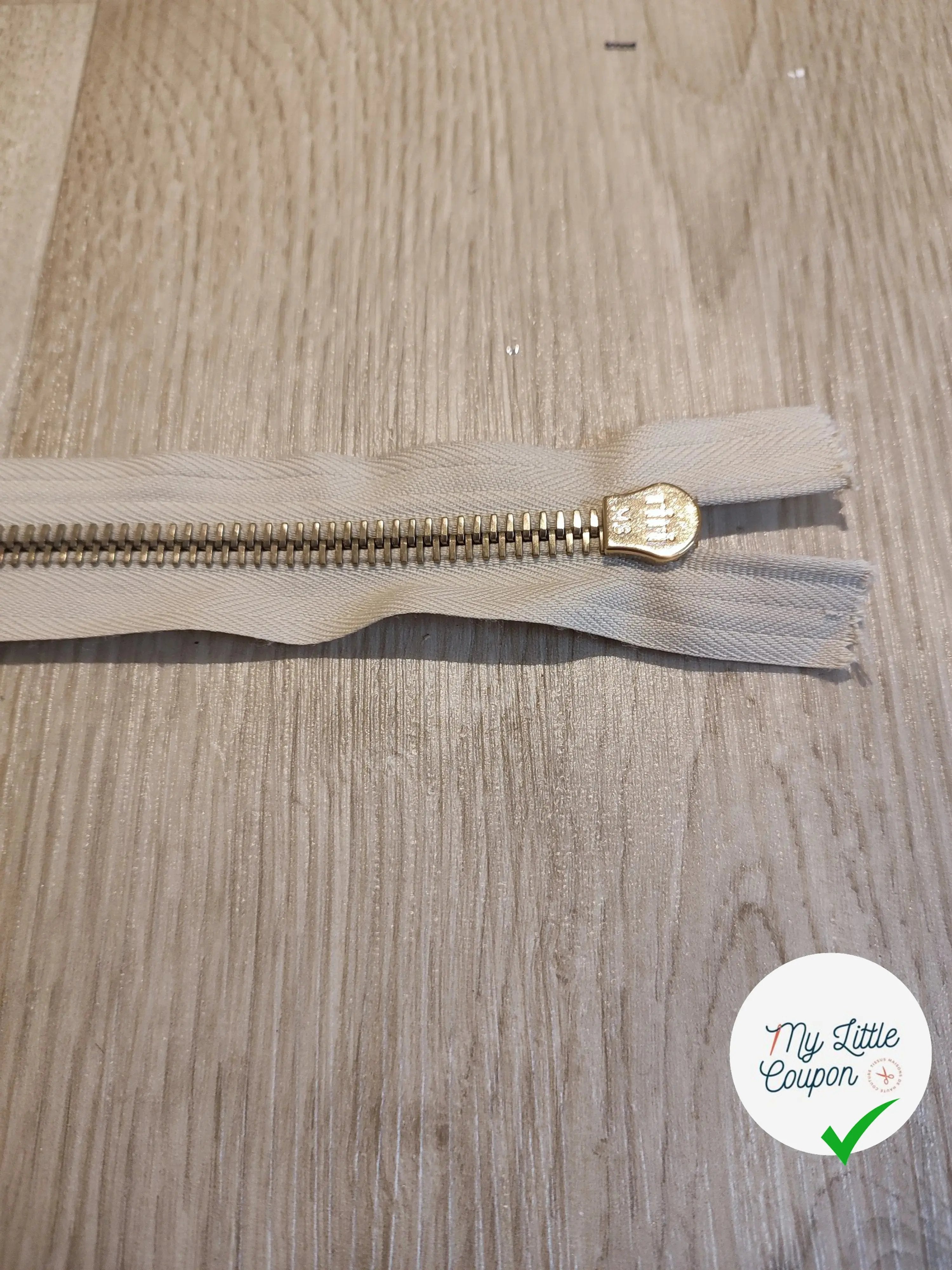 FERMETURE RIRI METAL NON SÉPARABLE 20CM BLANC CRÈME M8 - My Little Coupon