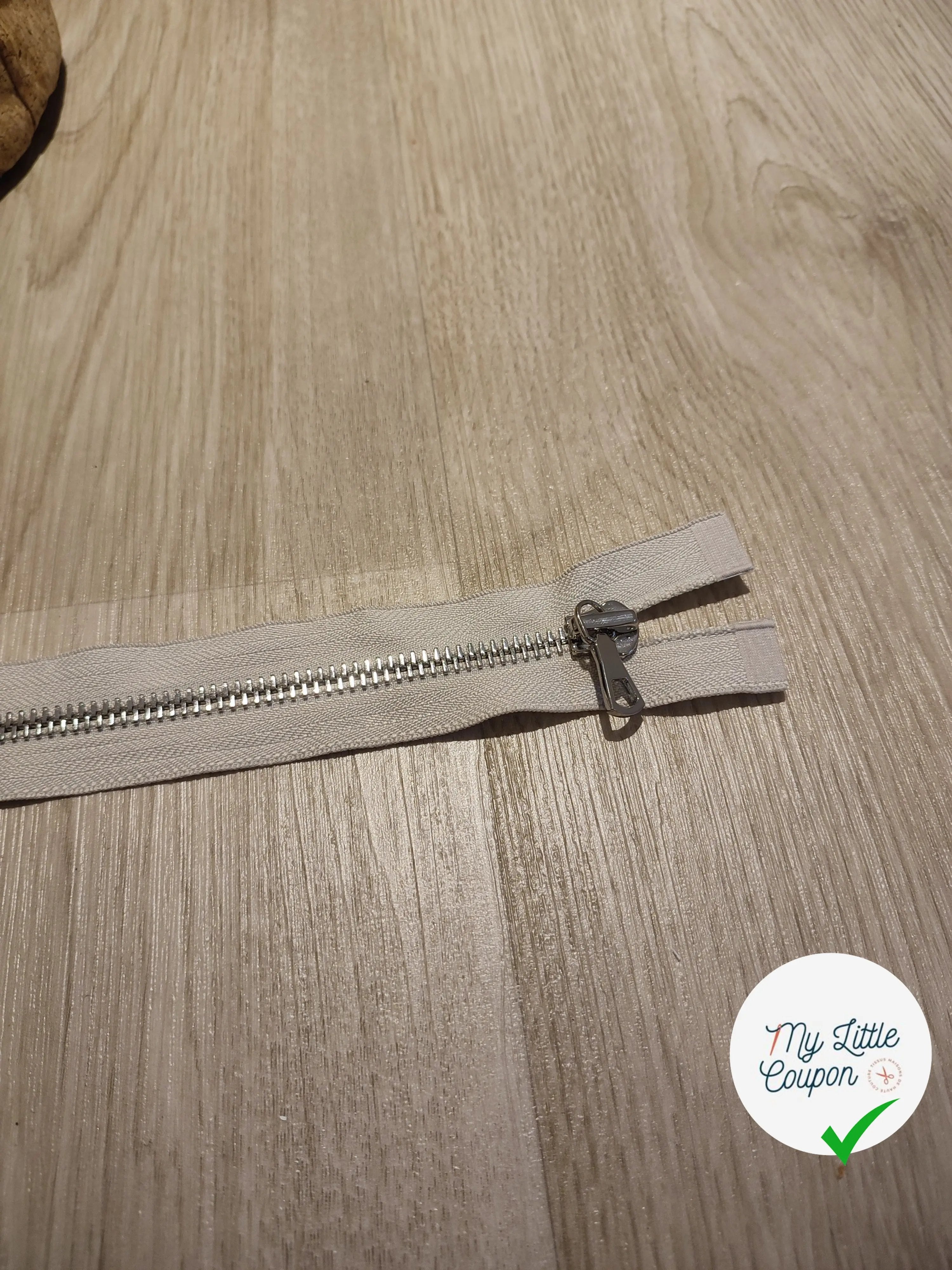 FERMETURE RIRI METAL SEPARABLE 60CM GRIS CLAIR - My Little Coupon