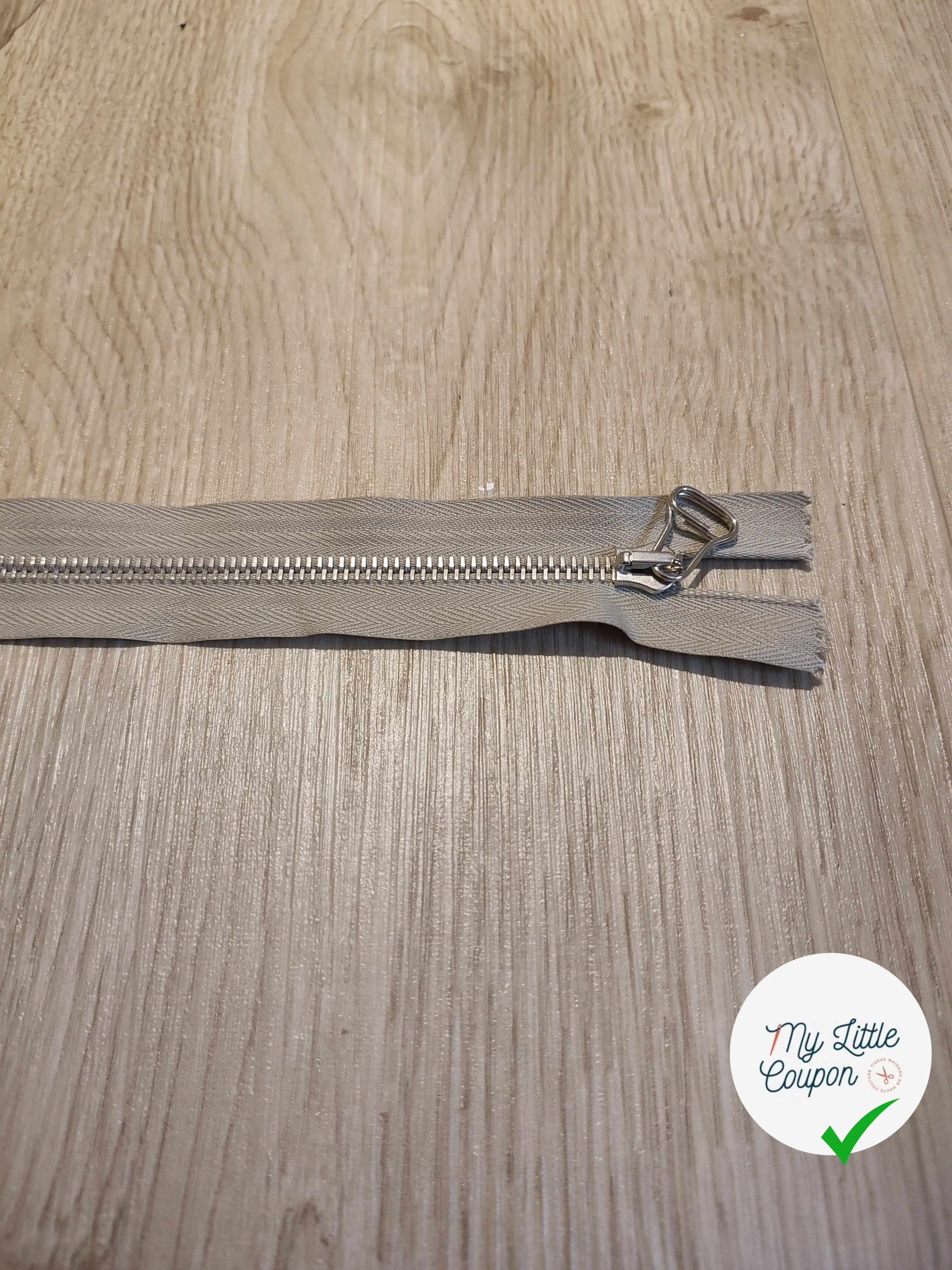 FERMETURE RIRI METAL SÉPARABLE 60CM GRIS M6 - My Little Coupon