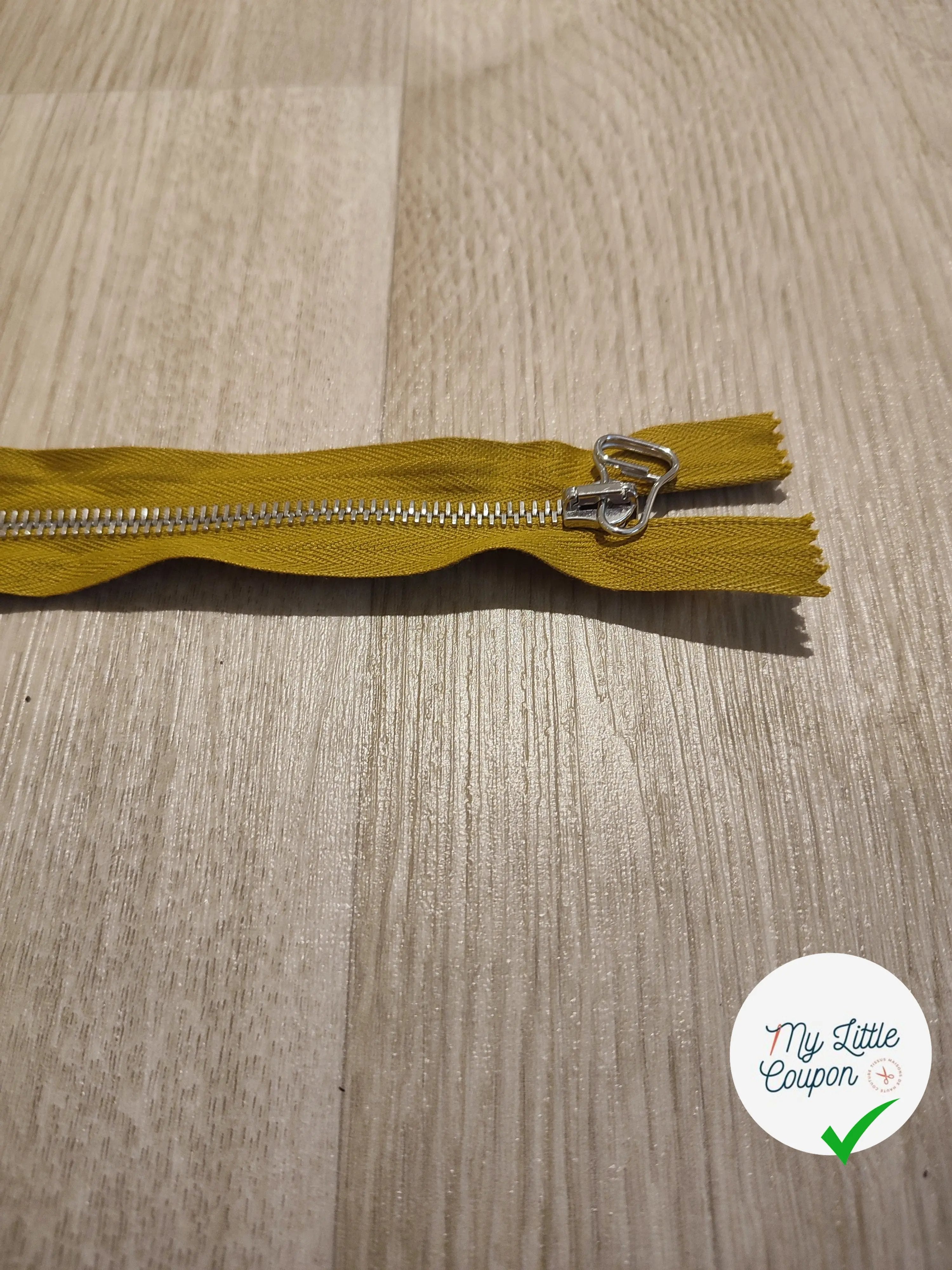 FERMETURE RIRI METAL SÉPARABLE 65CM JAUNE MOUTARDE - My Little Coupon