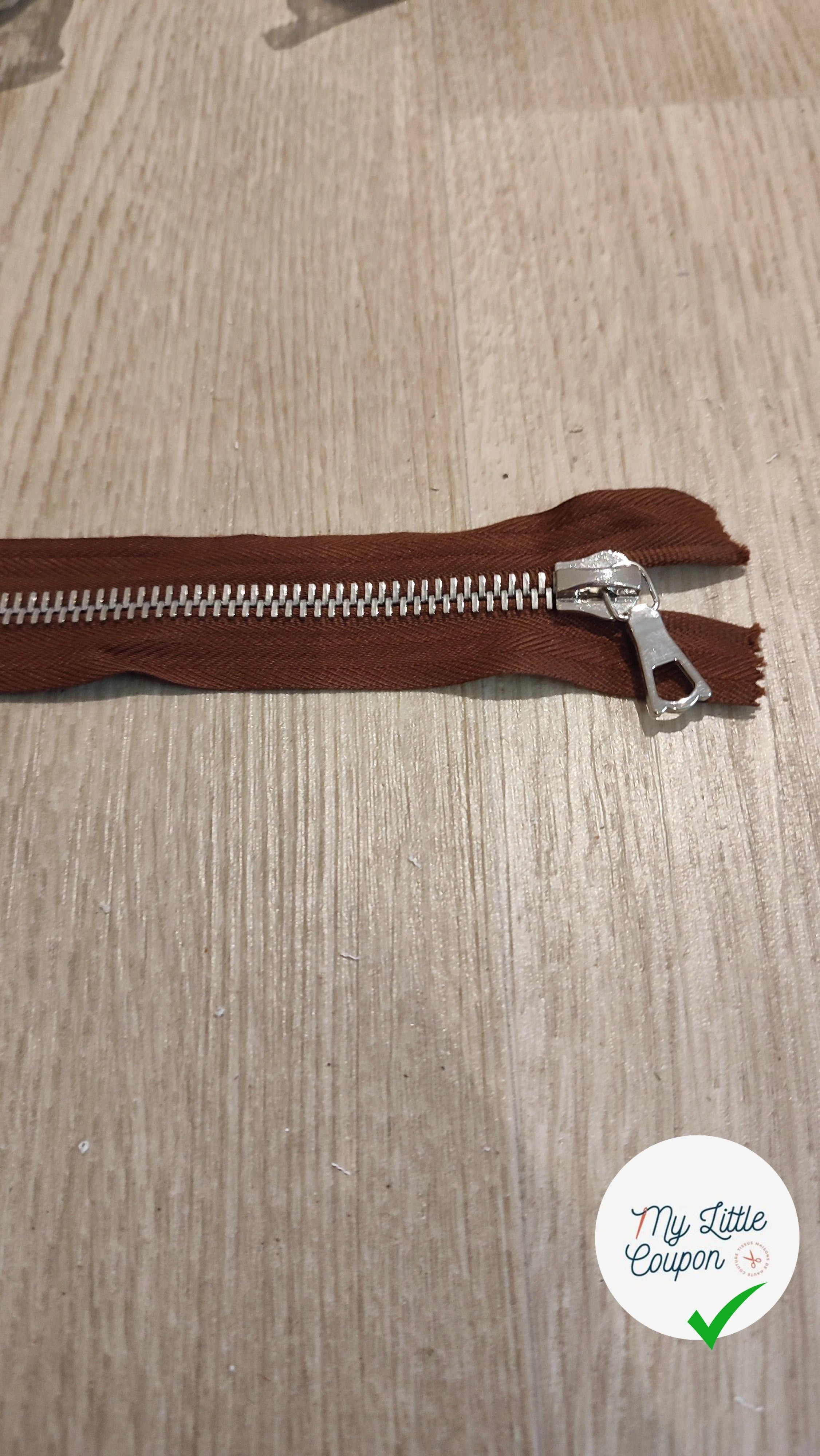 FERMETURE RIRI METAL SÉPARABLE 70CM MARRON NOISETTE FONCÉ - My Little Coupon