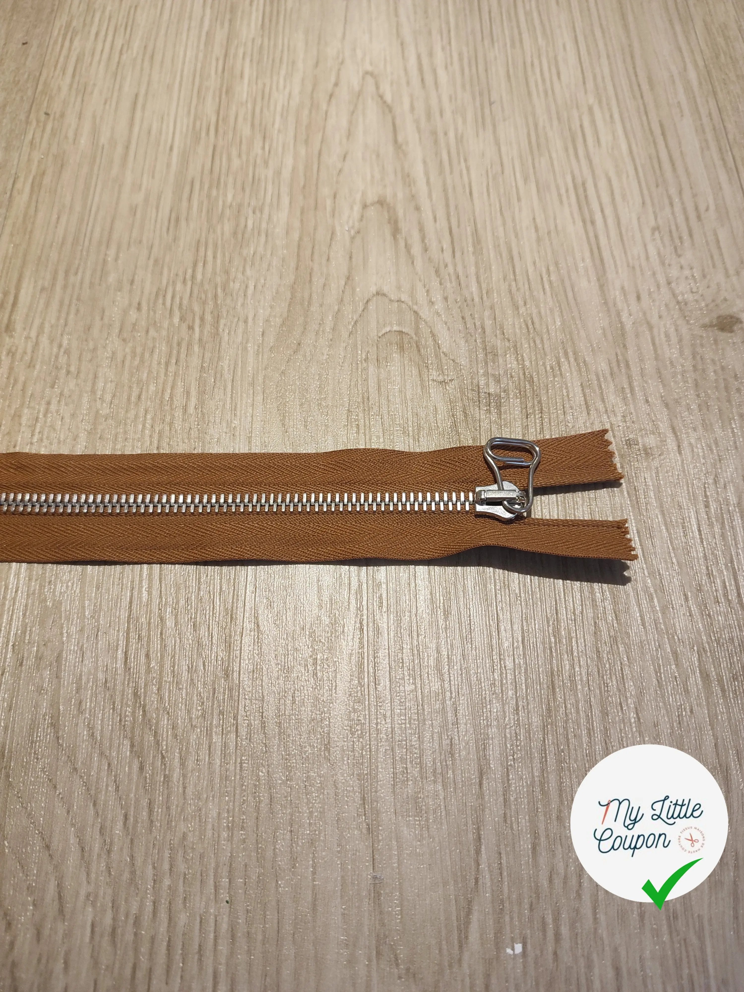FERMETURE RIRI METAL SEPARABLE 70CM MARRON NOISETTE M6 - My Little Coupon