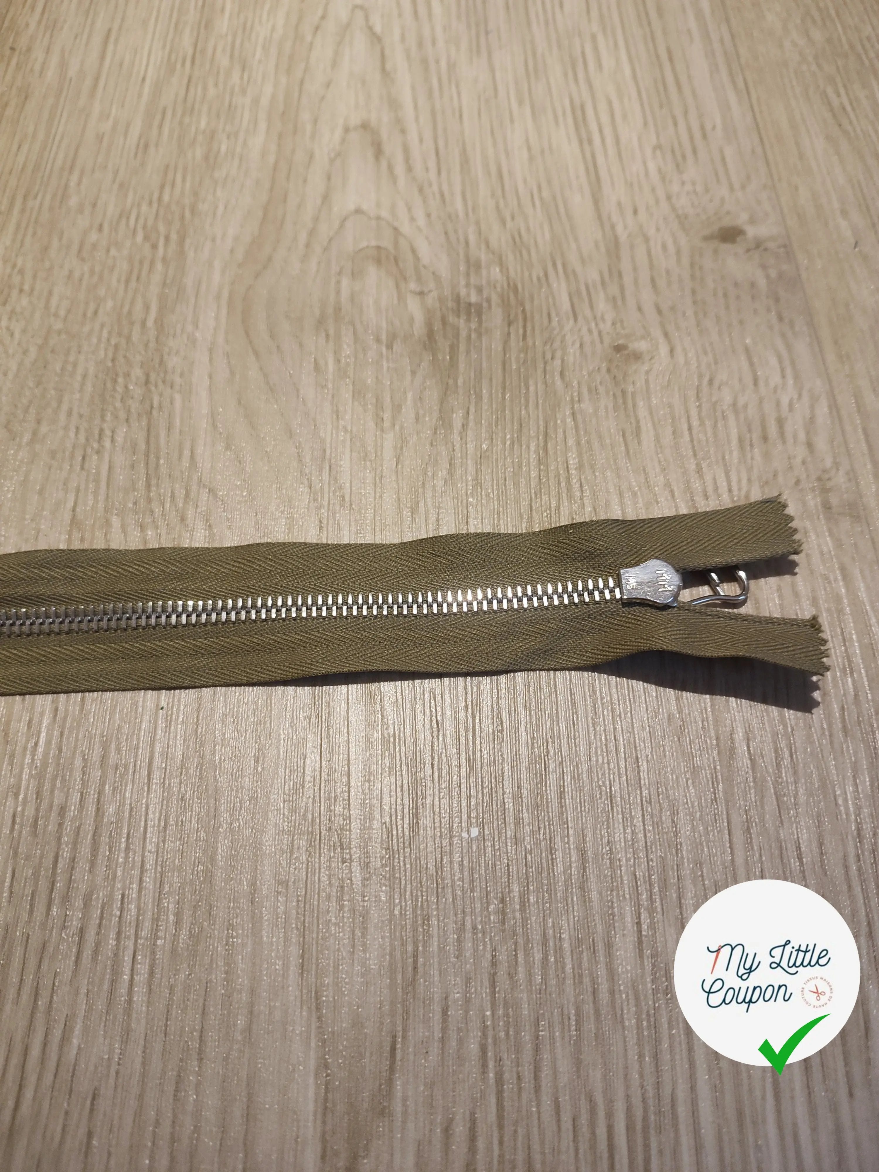 FERMETURE RIRI METAL SEPARABLE 70CM VERT KAKI M6 - My Little Coupon