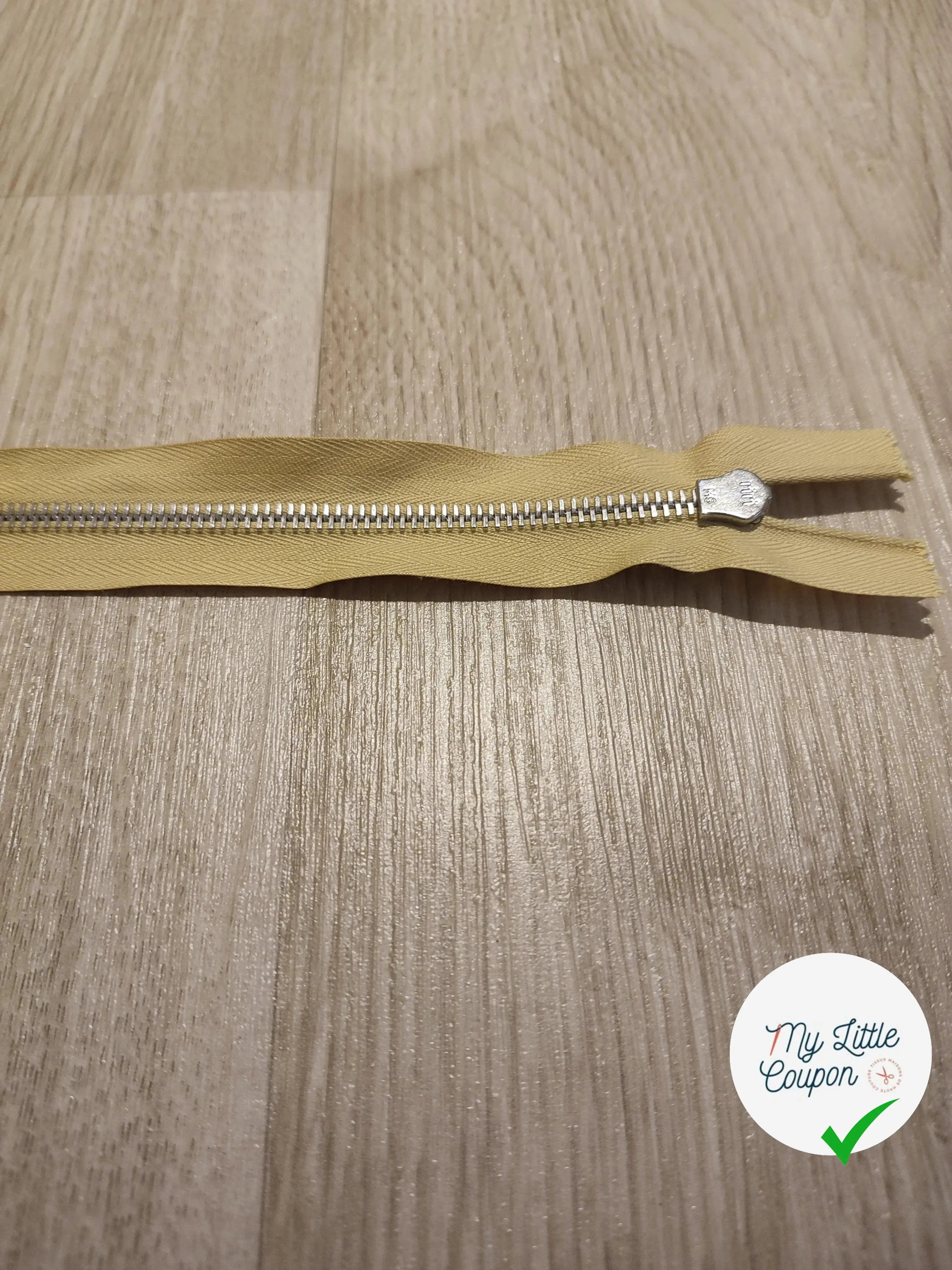 FERMETURE RIRI METAL SÉPARABLE 80CM JAUNE CLAIR - My Little Coupon