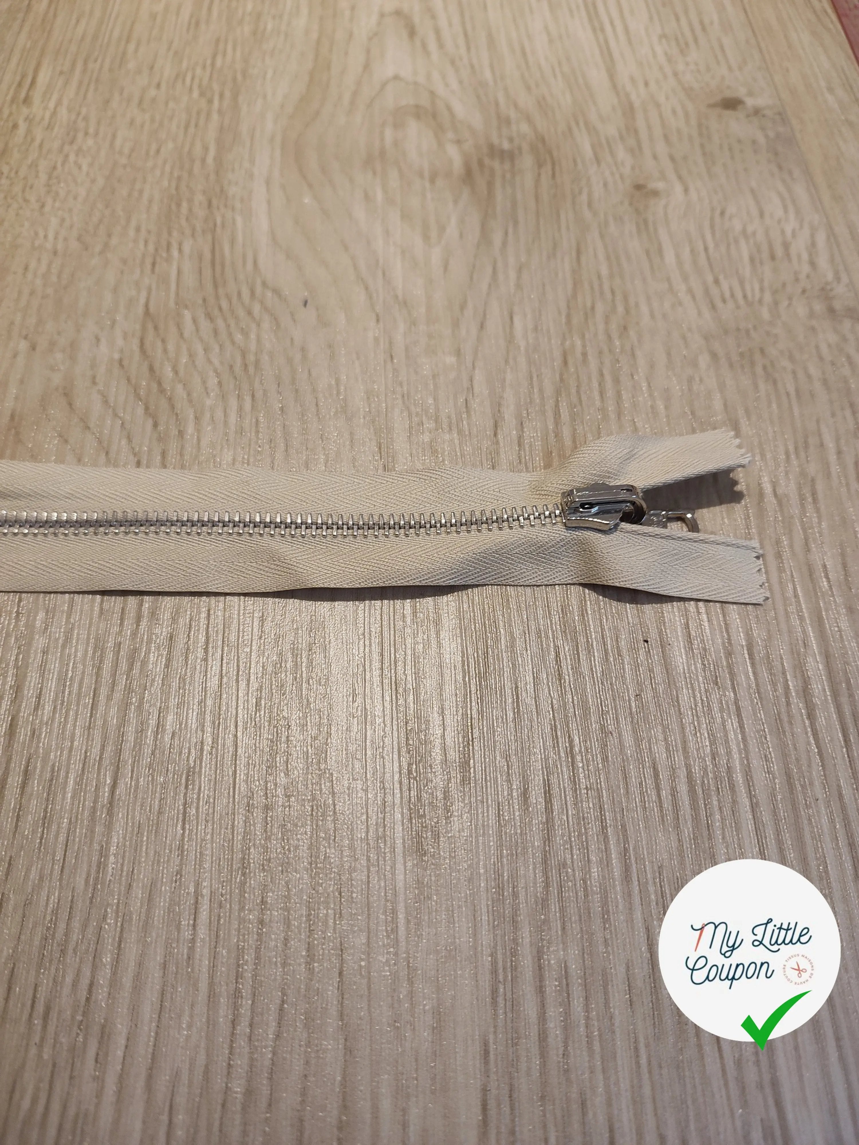 FERMETURE RIRI METAL SEPARABLE RÉVERSIBLE 70CM BEIGE - My Little Coupon