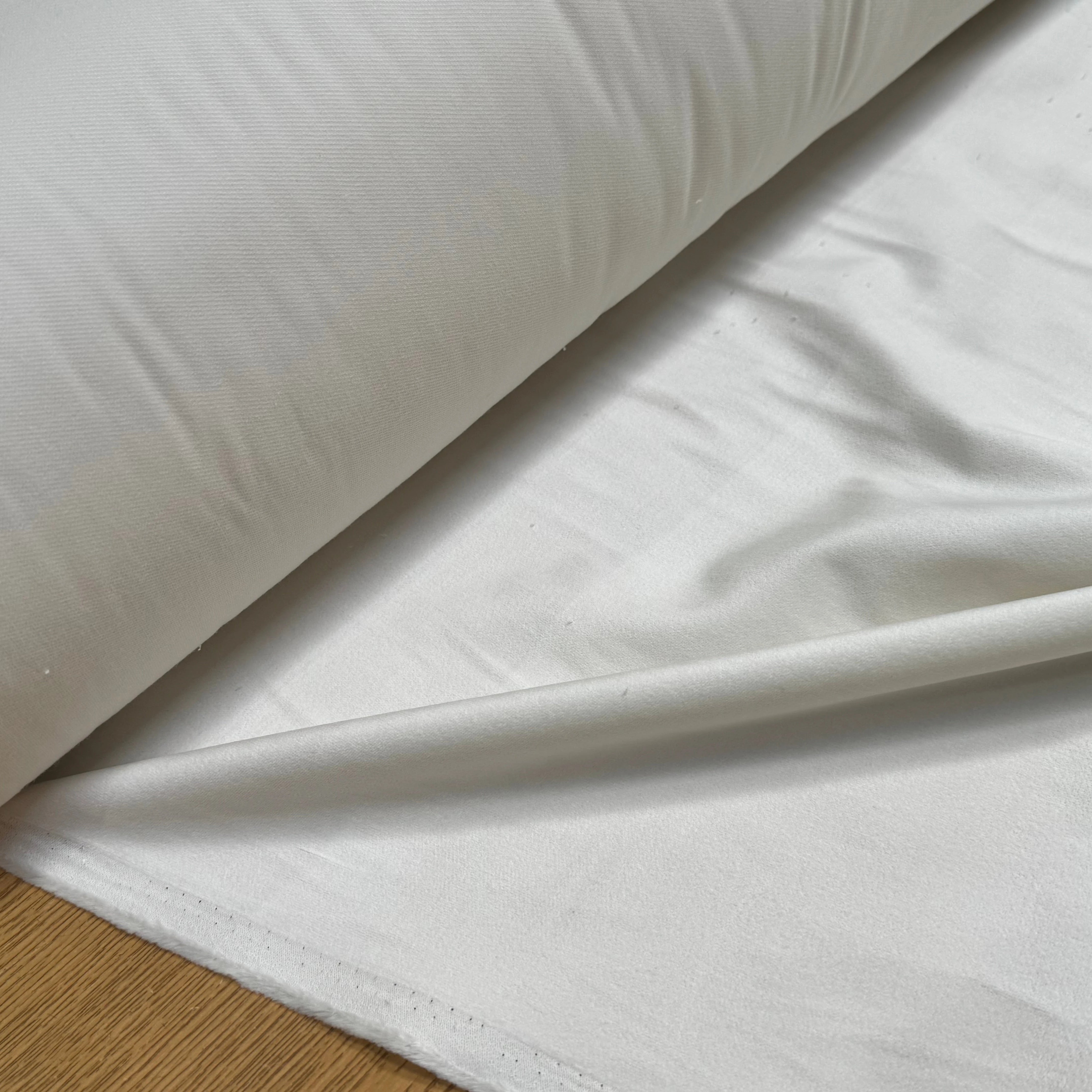 GABARDINE COTON GRATÉE ENVERS PEACHSKIN STRETCH BLANC CASSÉ - My Little Coupon