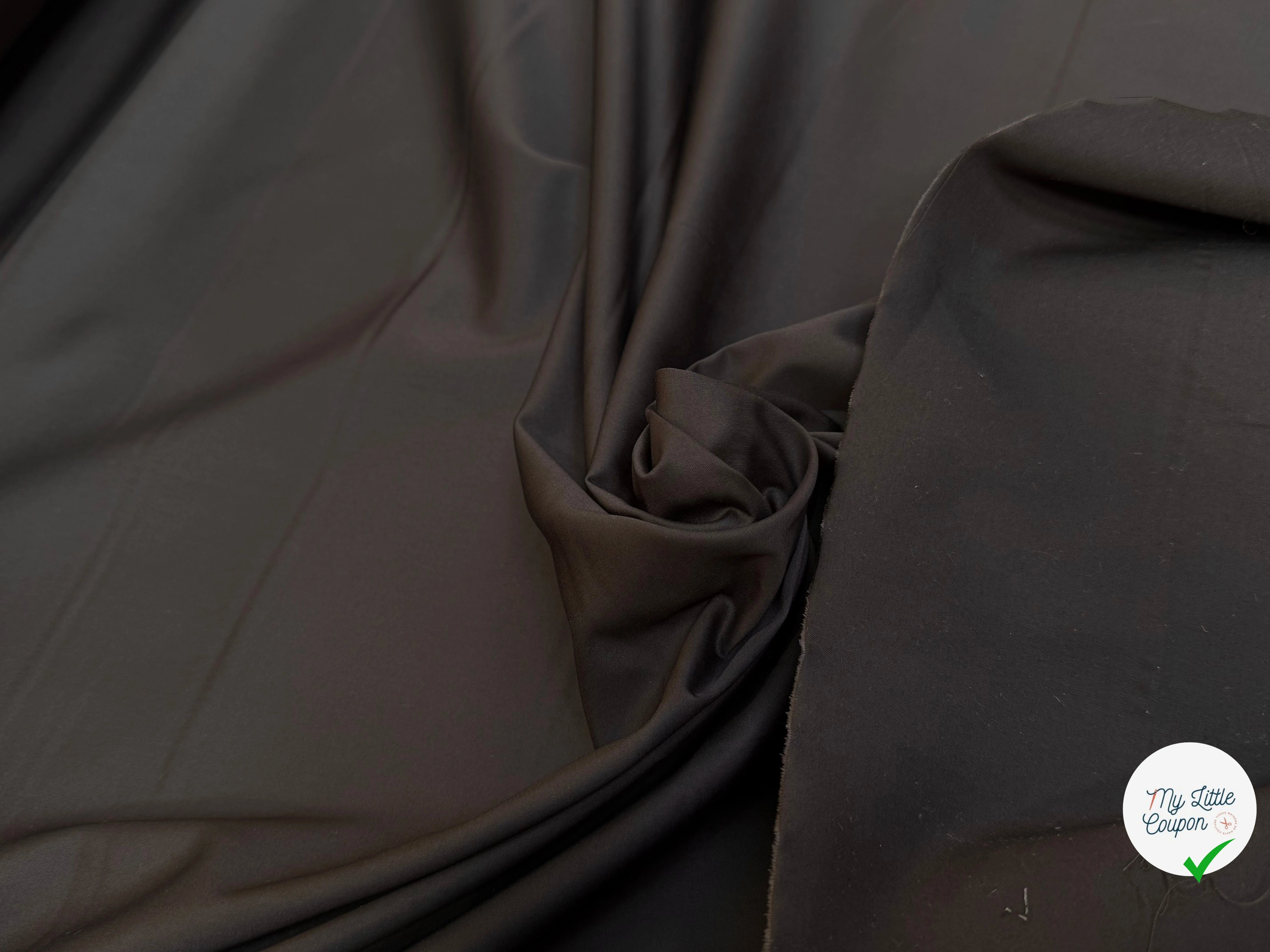 GABARDINE DE COTON FINE CHOCO MARRON LISSE ÉFFET CRAQUANT - My Little Coupon