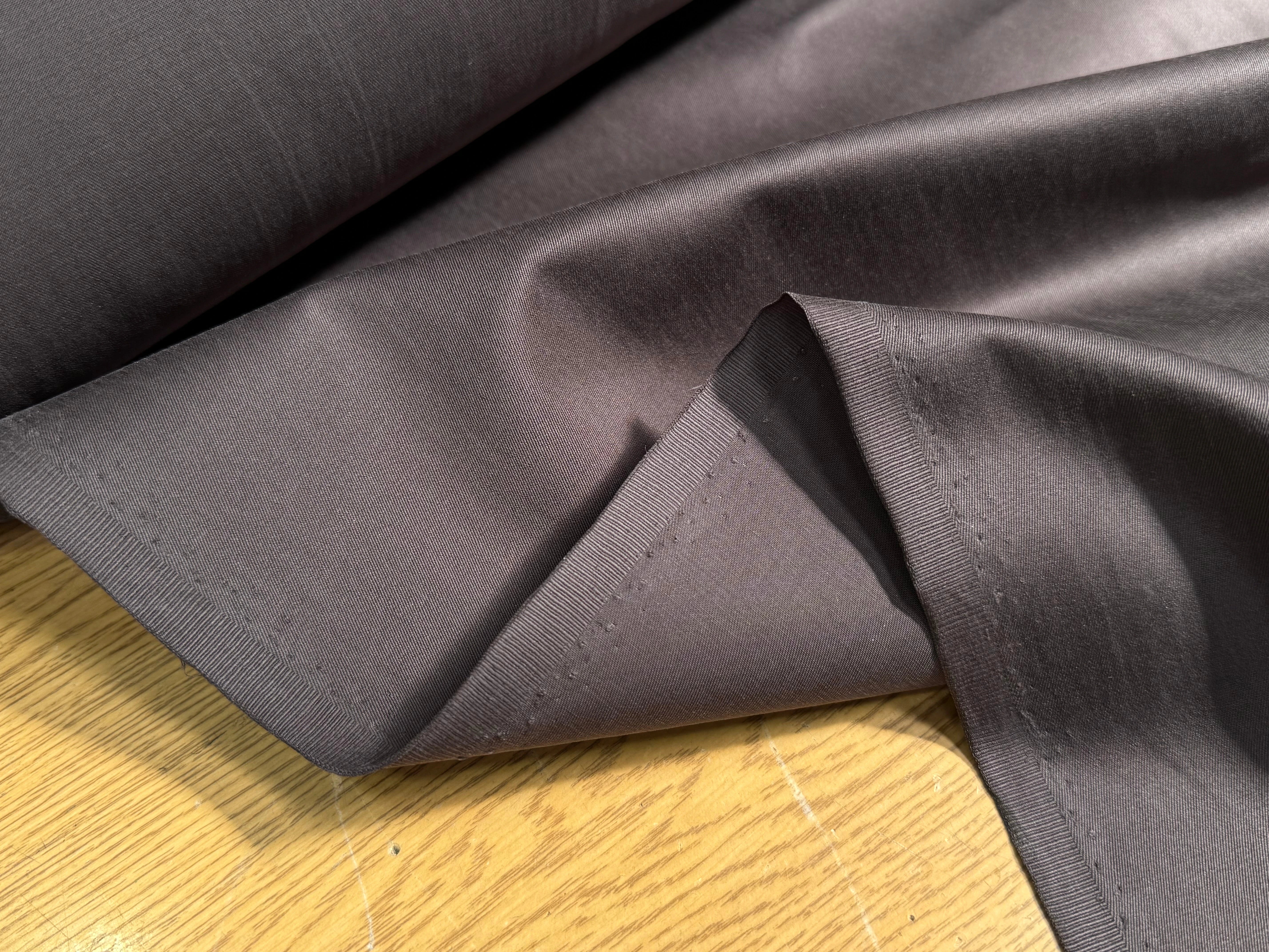 GABARDINE DE COTON FINE LÉGÈREMENT STRIÉE MARRON FONCÉ QUALITÉ COUTURE - My Little Coupon
