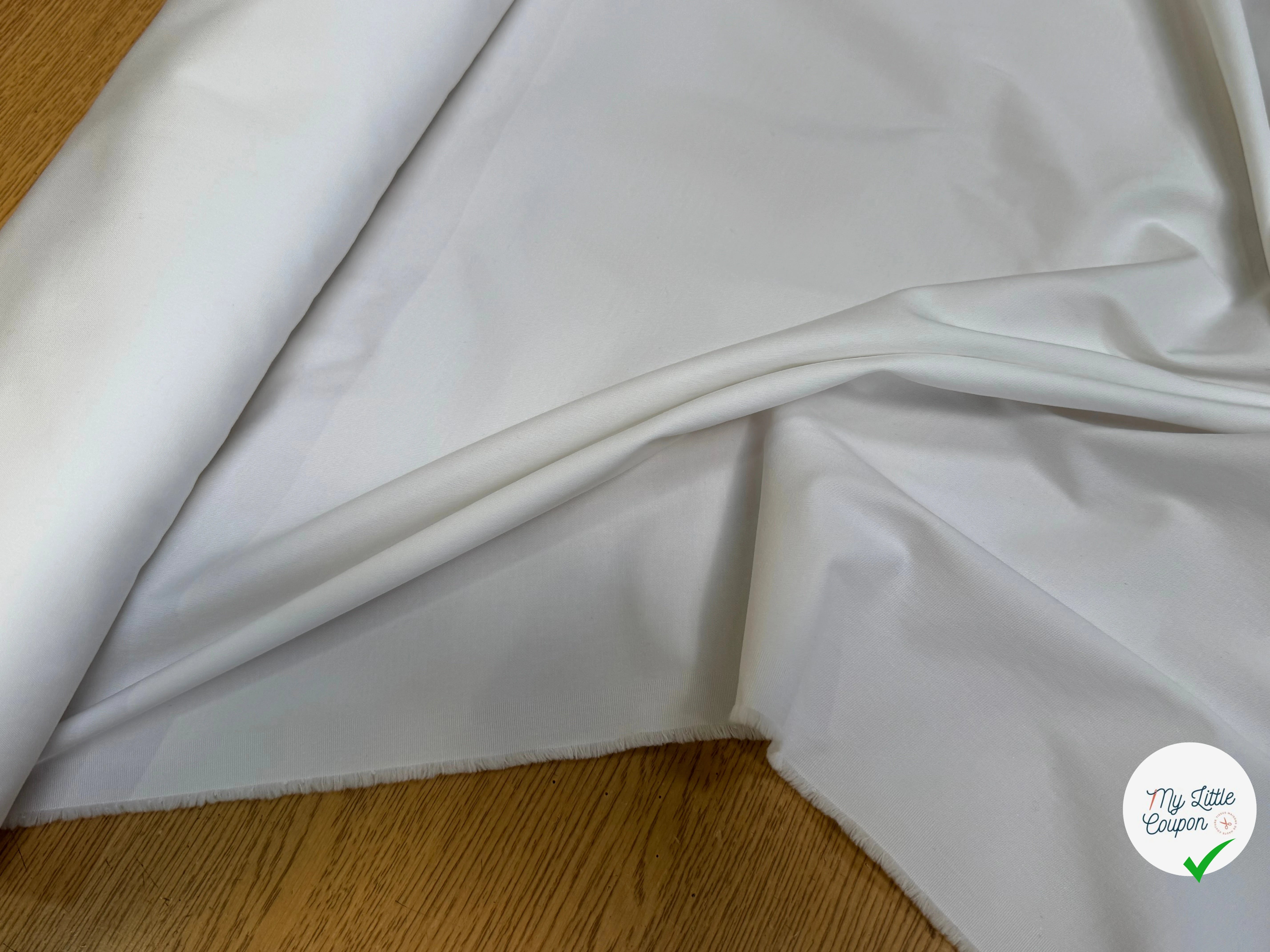 GABARDINE DE COTON FINEMENT SERGÉE STRETCH BLANC FINESSE - My Little Coupon
