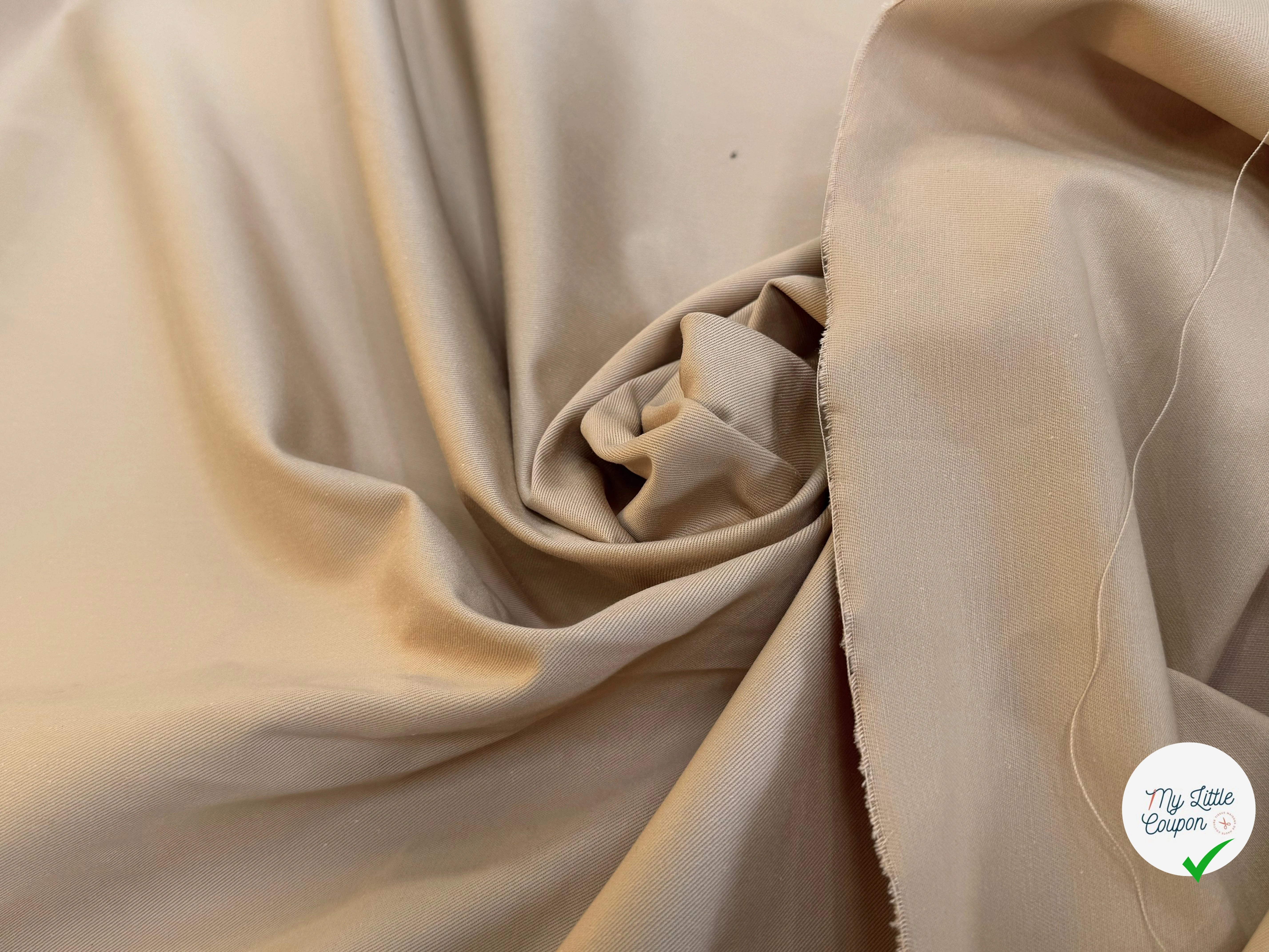 GABARDINE DE COTON LÉGÈREMENT SERGÉE TRÈS BELLE TENUE BEIGE FONCÉ - My Little Coupon