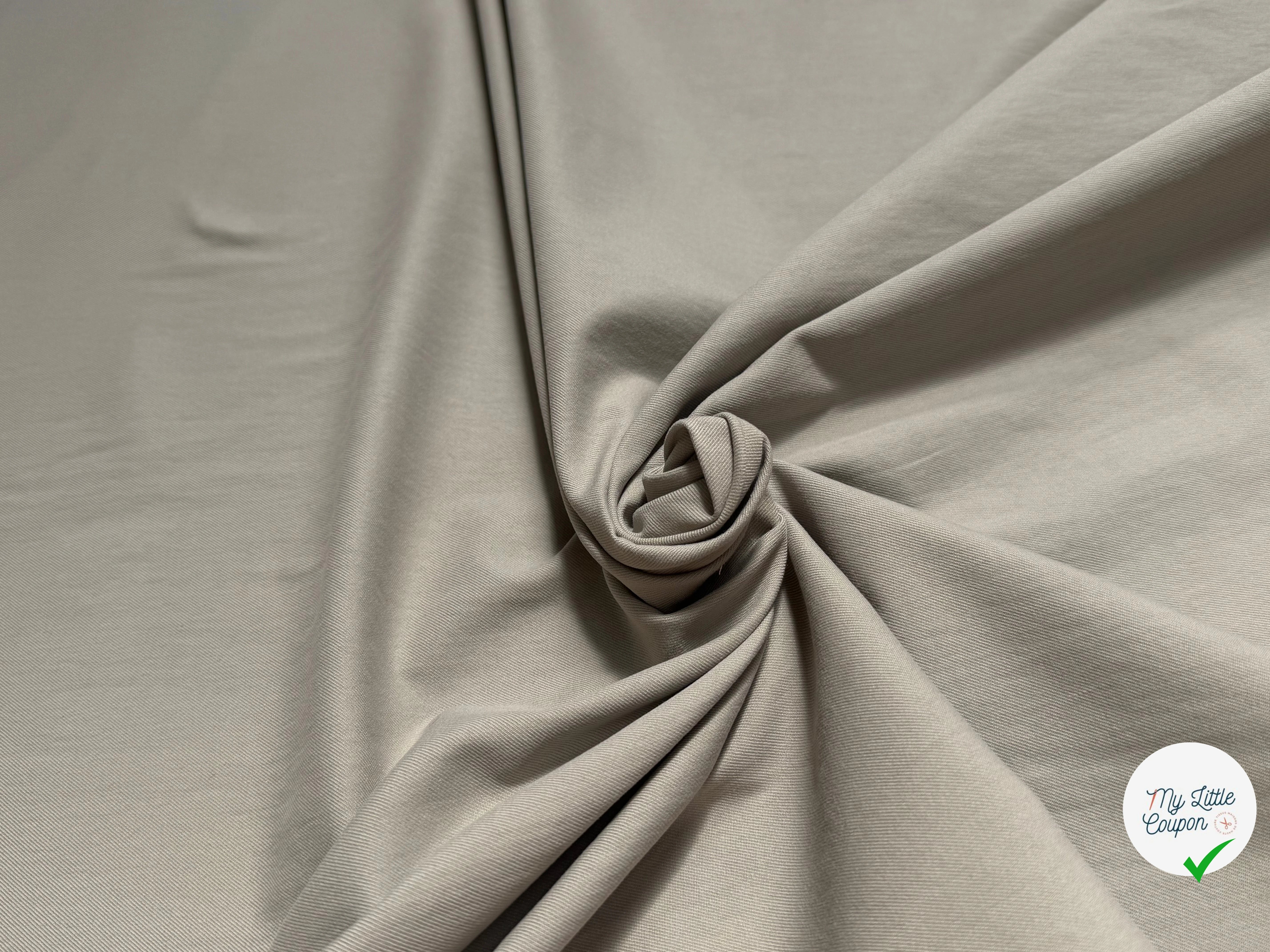 GABARDINE DE COTON LÉGÈREMENT STRIÉE BEIGE ULTRA BELLE - My Little Coupon