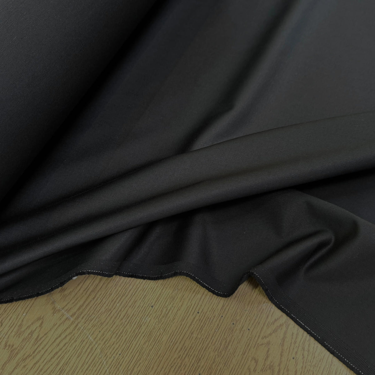 GABARDINE DE COTON LOURDE SATINÉE TENUE REMARQUABLE NOIR - My Little Coupon