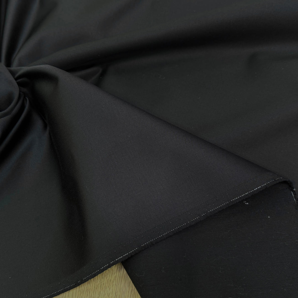 GABARDINE DE COTON LOURDE SATINÉE TENUE REMARQUABLE NOIR - My Little Coupon
