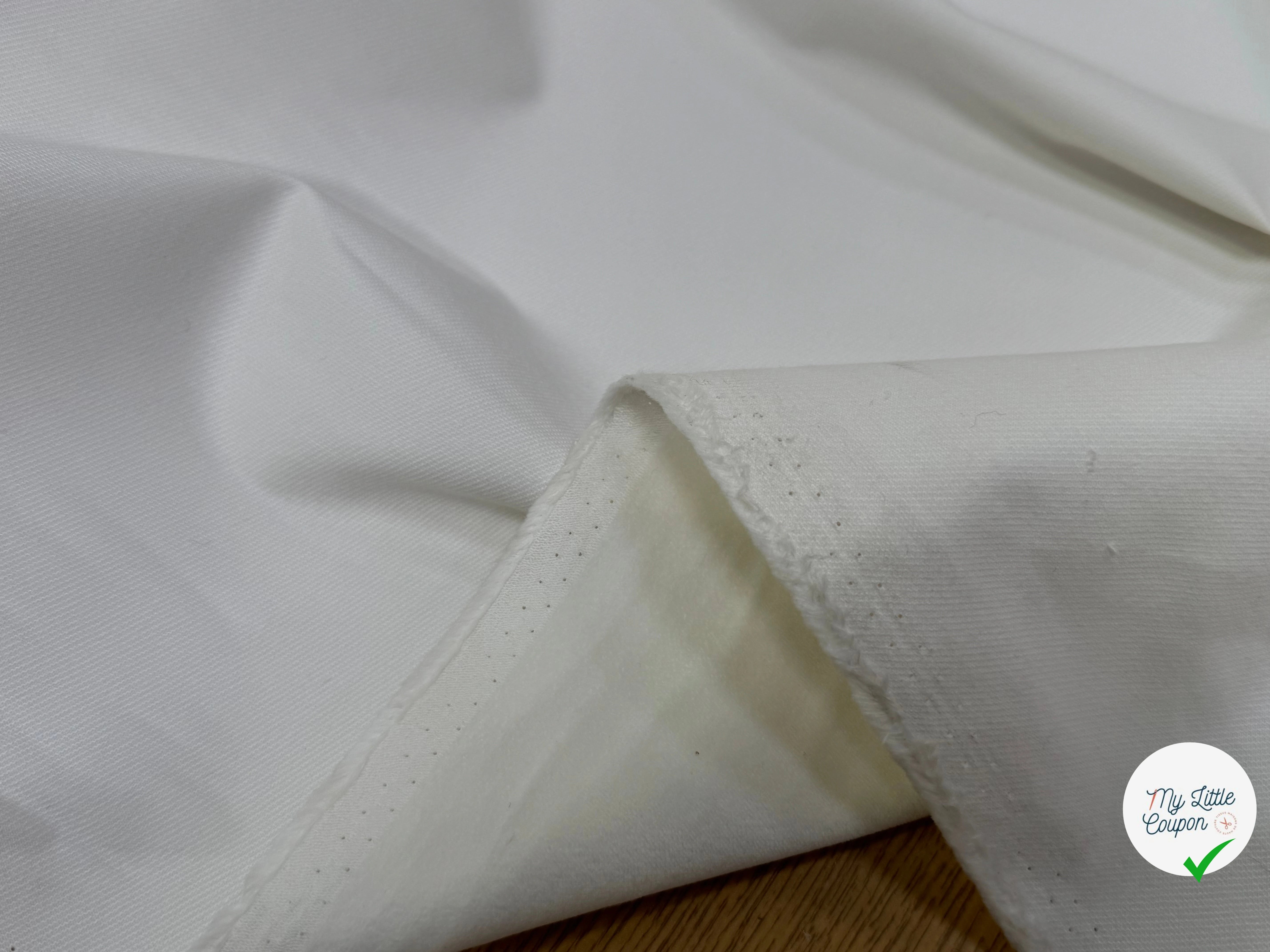 GABARDINE DE COTON ULTRA STRETCH EFFET NID D'ABEILLE ENDROIT DUVETEUX BLANC CASSÉ - My Little Coupon