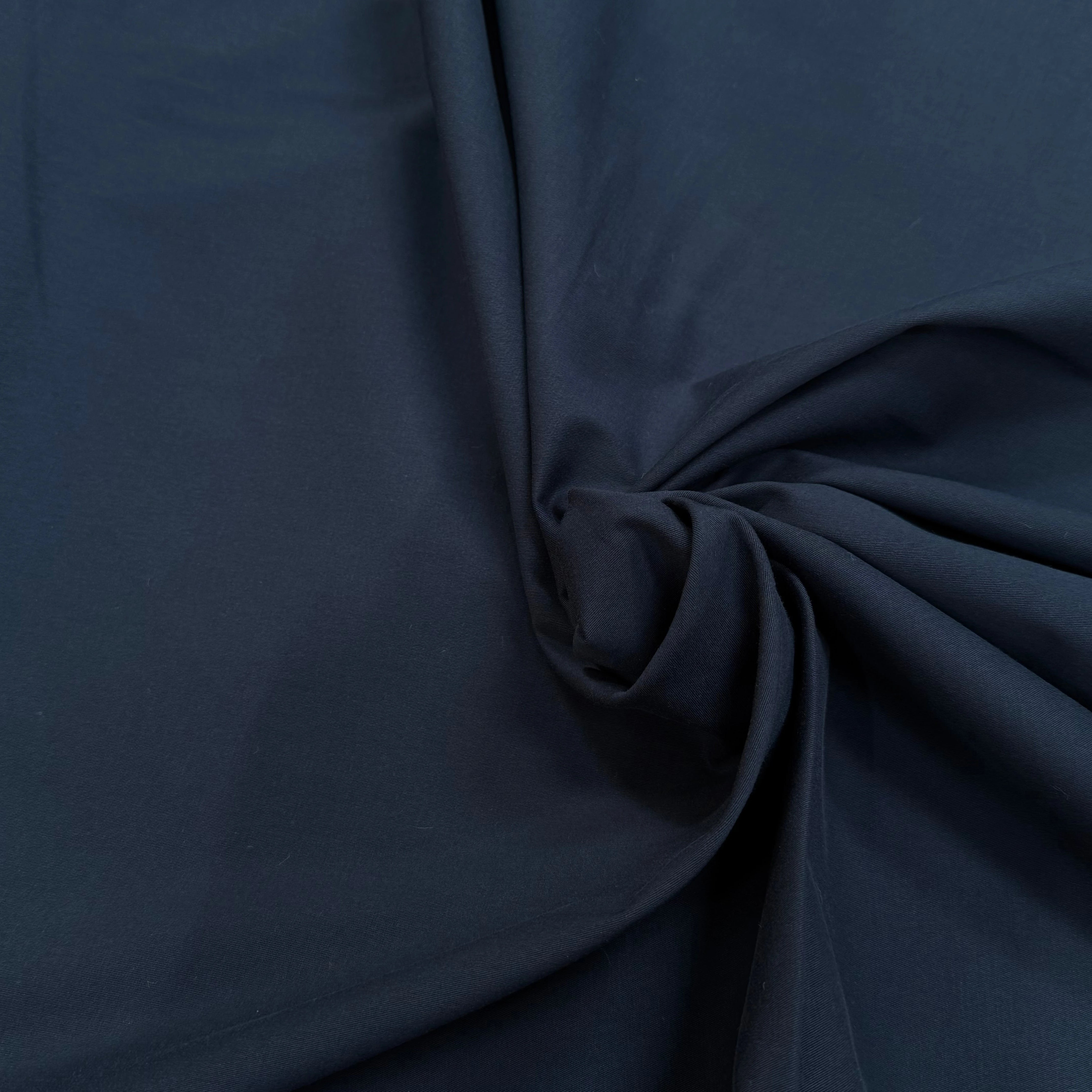 GABARDINE DE COTON ULTRA STRETCH FINEMENT RAFFINÉE BLEU MARINE - My Little Coupon