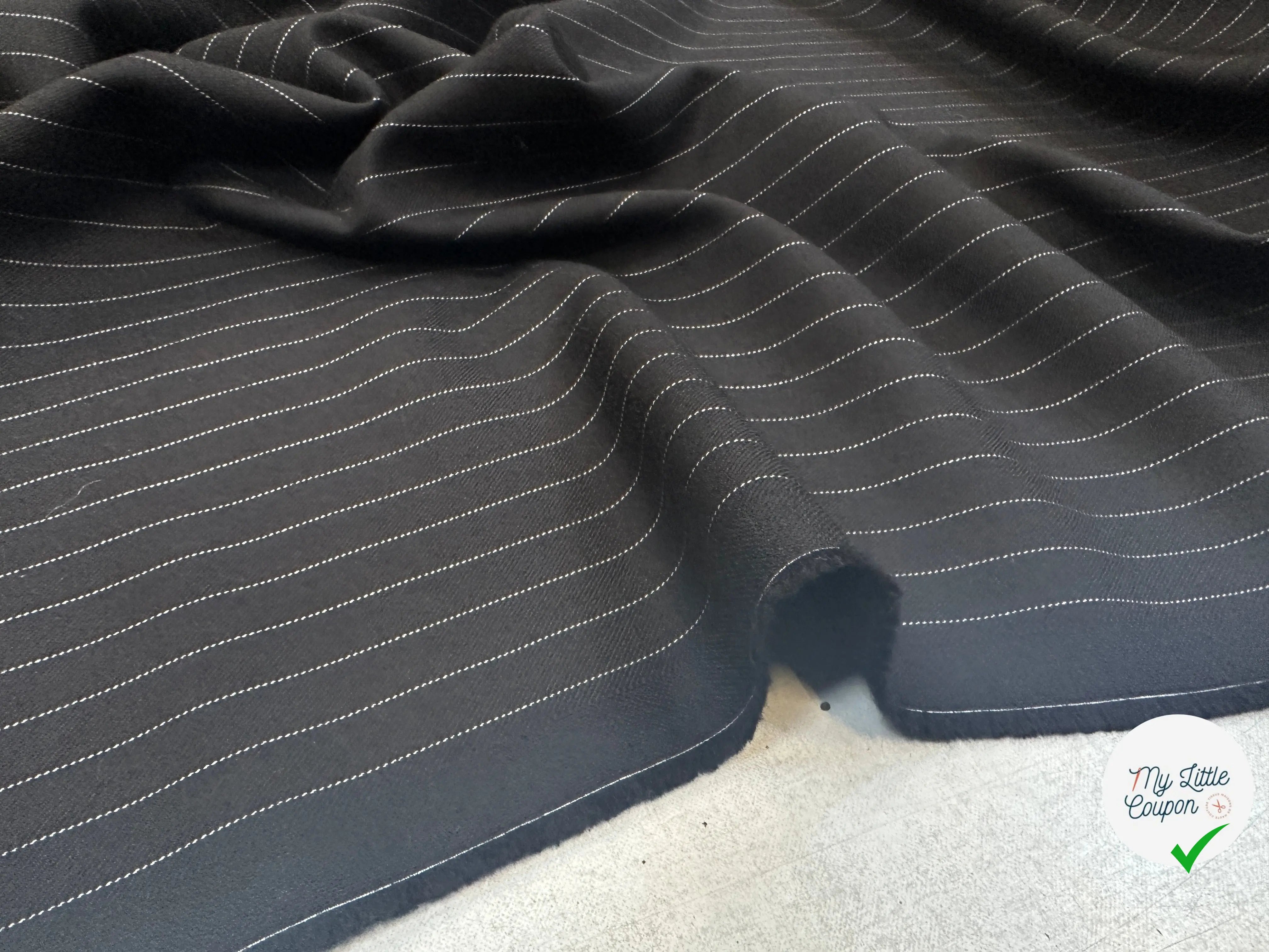 GABARDINE DE LAINE RAYURES FINE NOIR - My Little Coupon