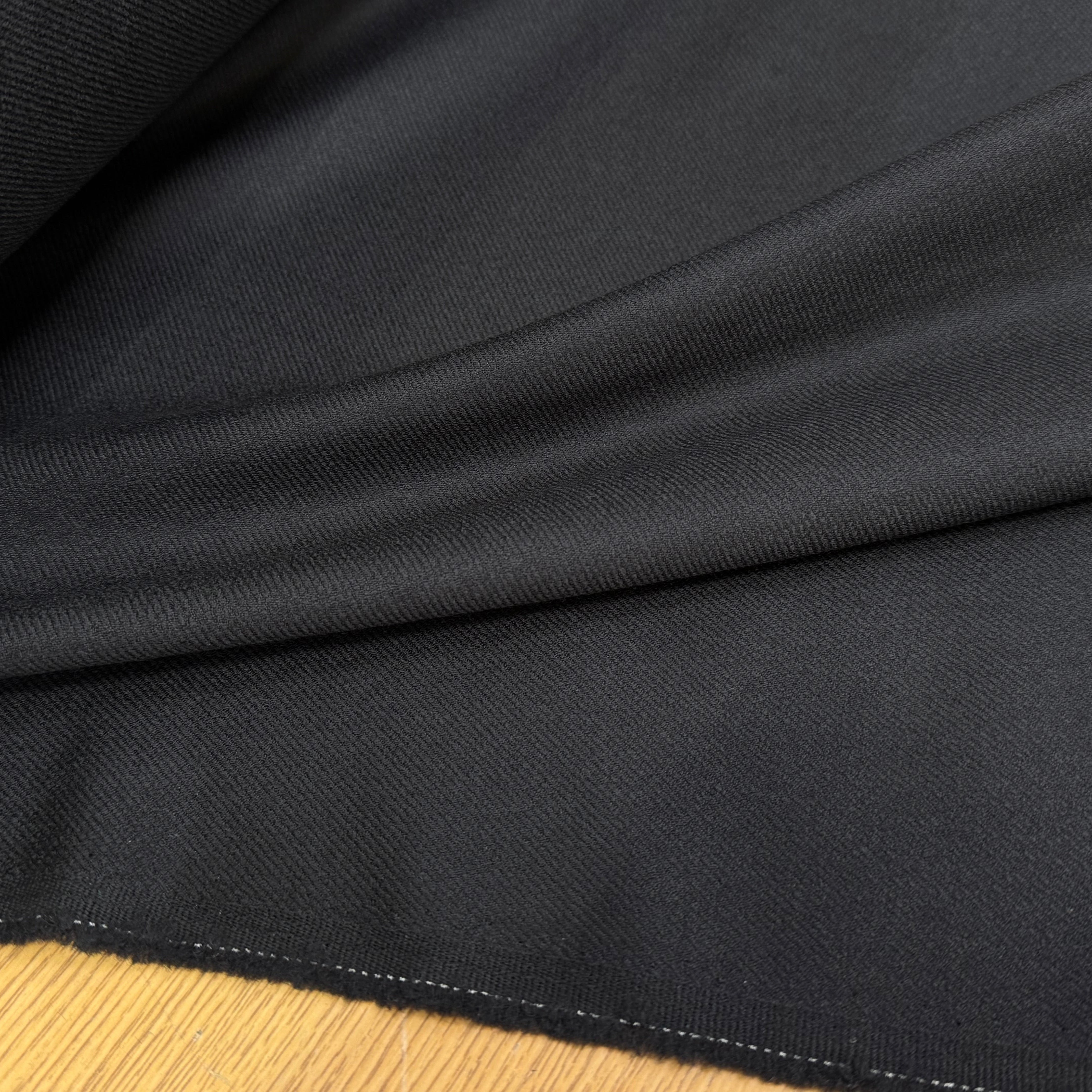 GABARDINE DE LAINE STRETCH ÉFFET LÉGÈREMENT SATINÉ NOIR - My Little Coupon