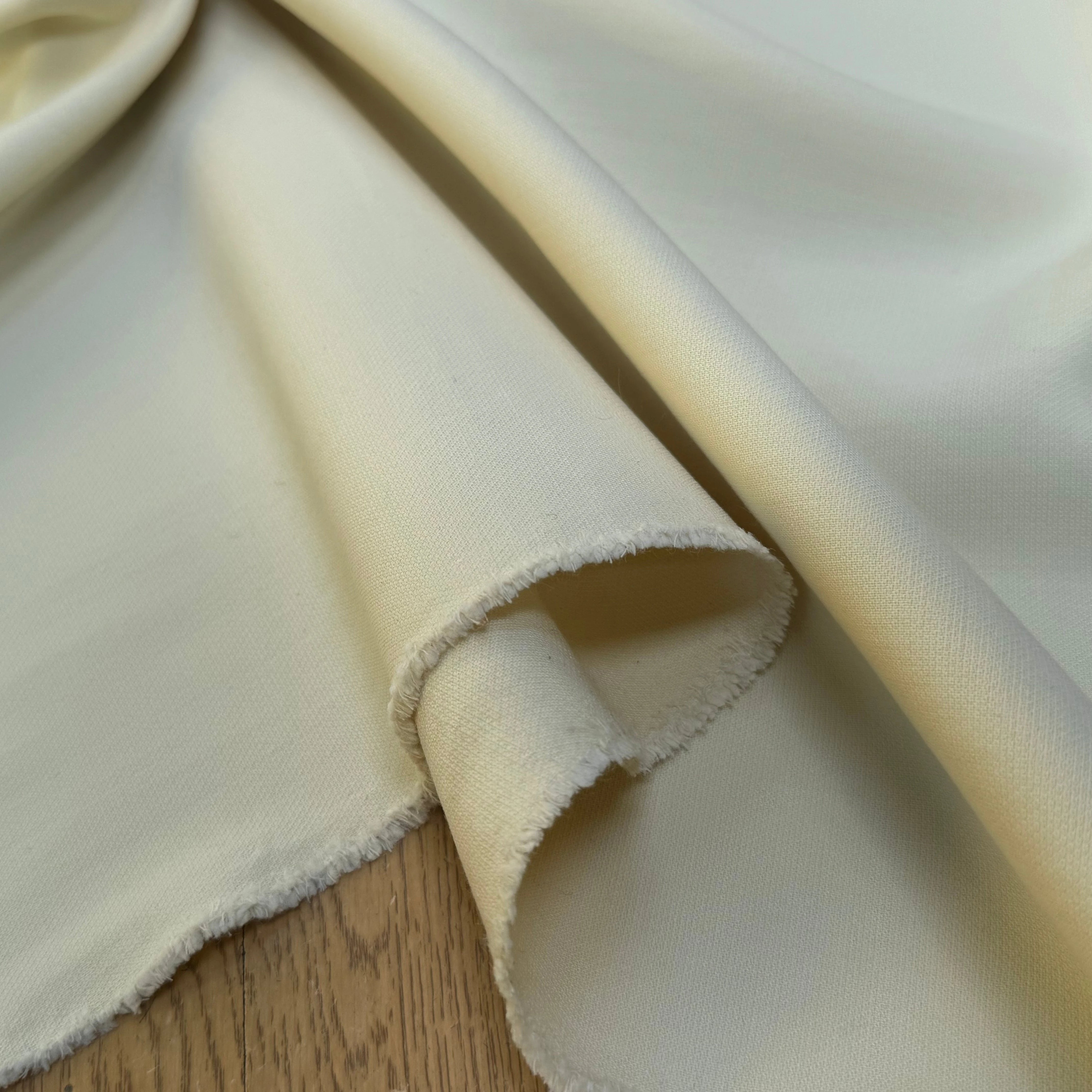 GABARDINE DE LAINE STRETCH VANILLE 80% LAINE TRÈS BELLE TENUE - My Little Coupon