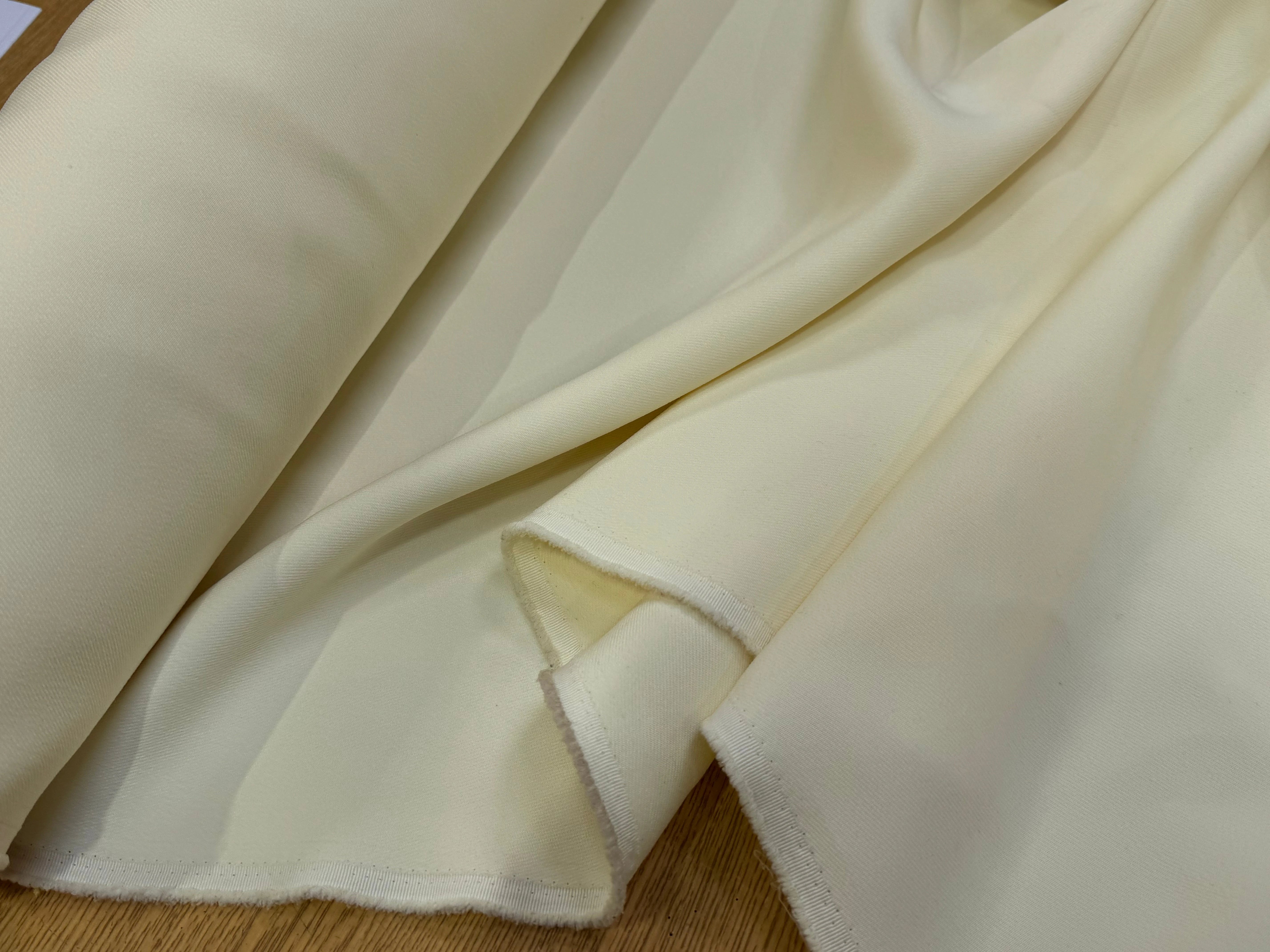 GABARDINE JAPON QUALITÉ COUTURE BEAU TOMBÉ VANILLE - My Little Coupon