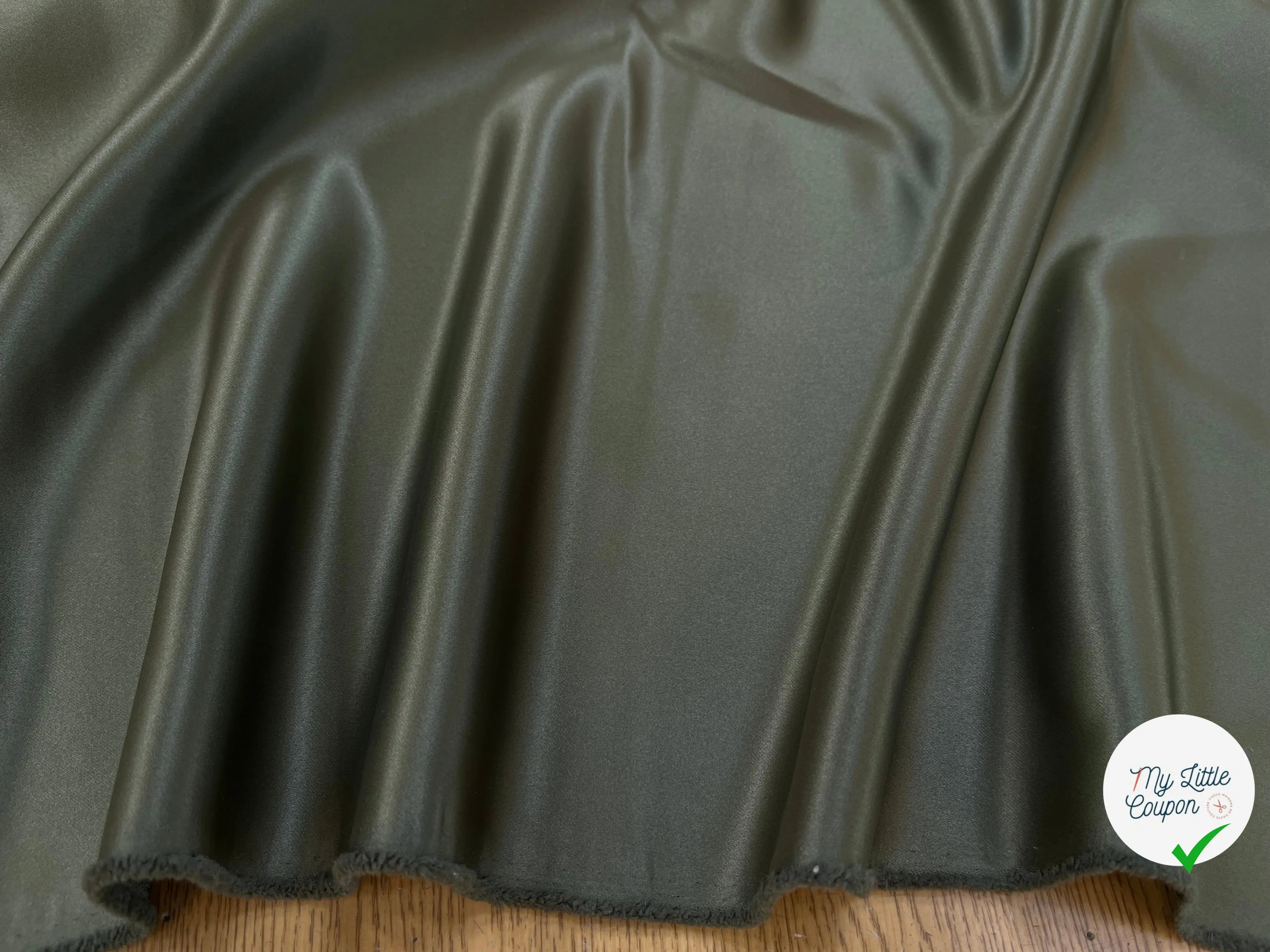 GABARDINE LÉGÈREMENT SATINÉE VERT OLIVE - My Little Coupon