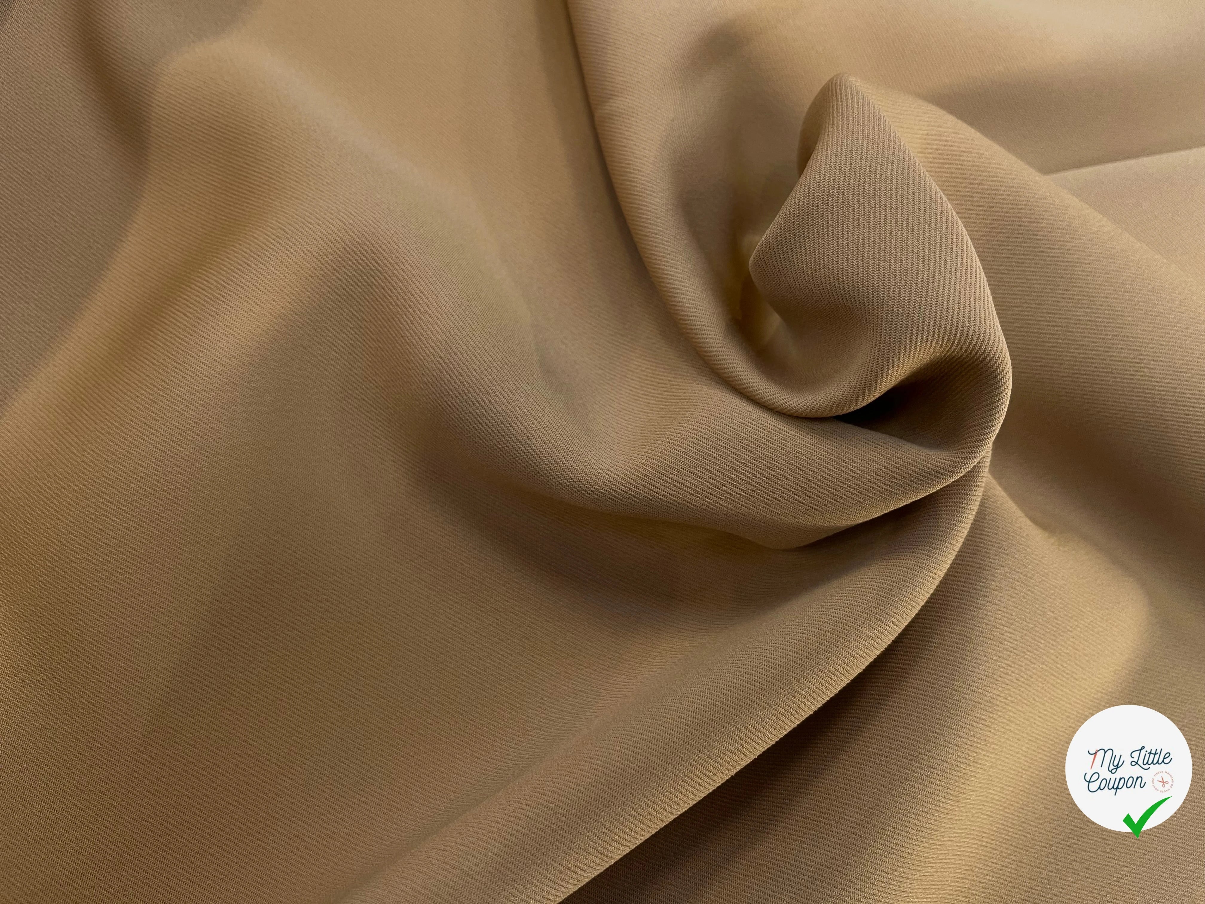 GABARDINE LEGÈREMENT STRIÉE SOUPLE POLYESTER BEIGE 130CM - My Little Coupon