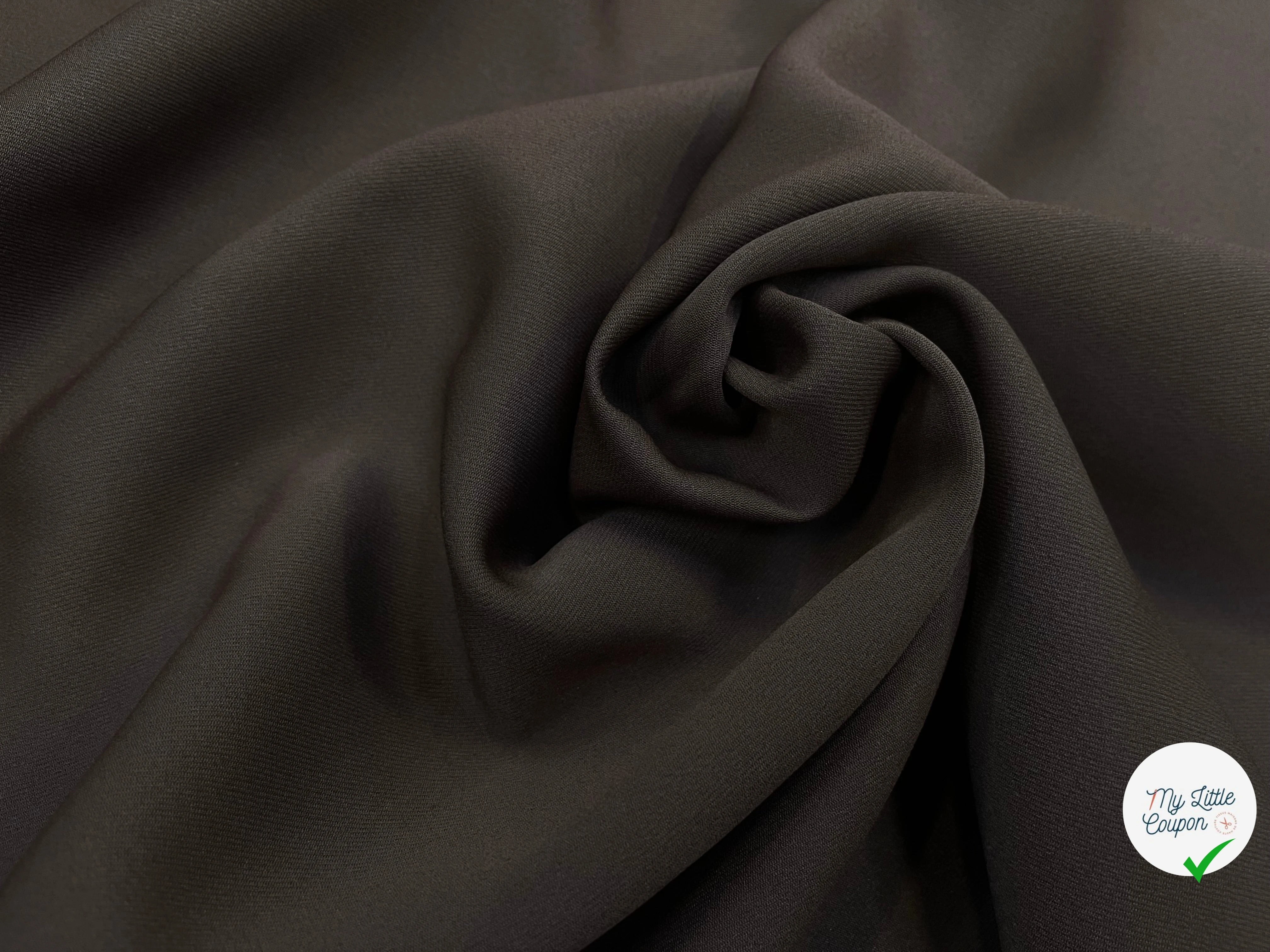 GABARDINE LEGÈREMENT STRIÉE SOUPLE POLYESTER CHOCOLAT FONCÉ 130CM - My Little Coupon