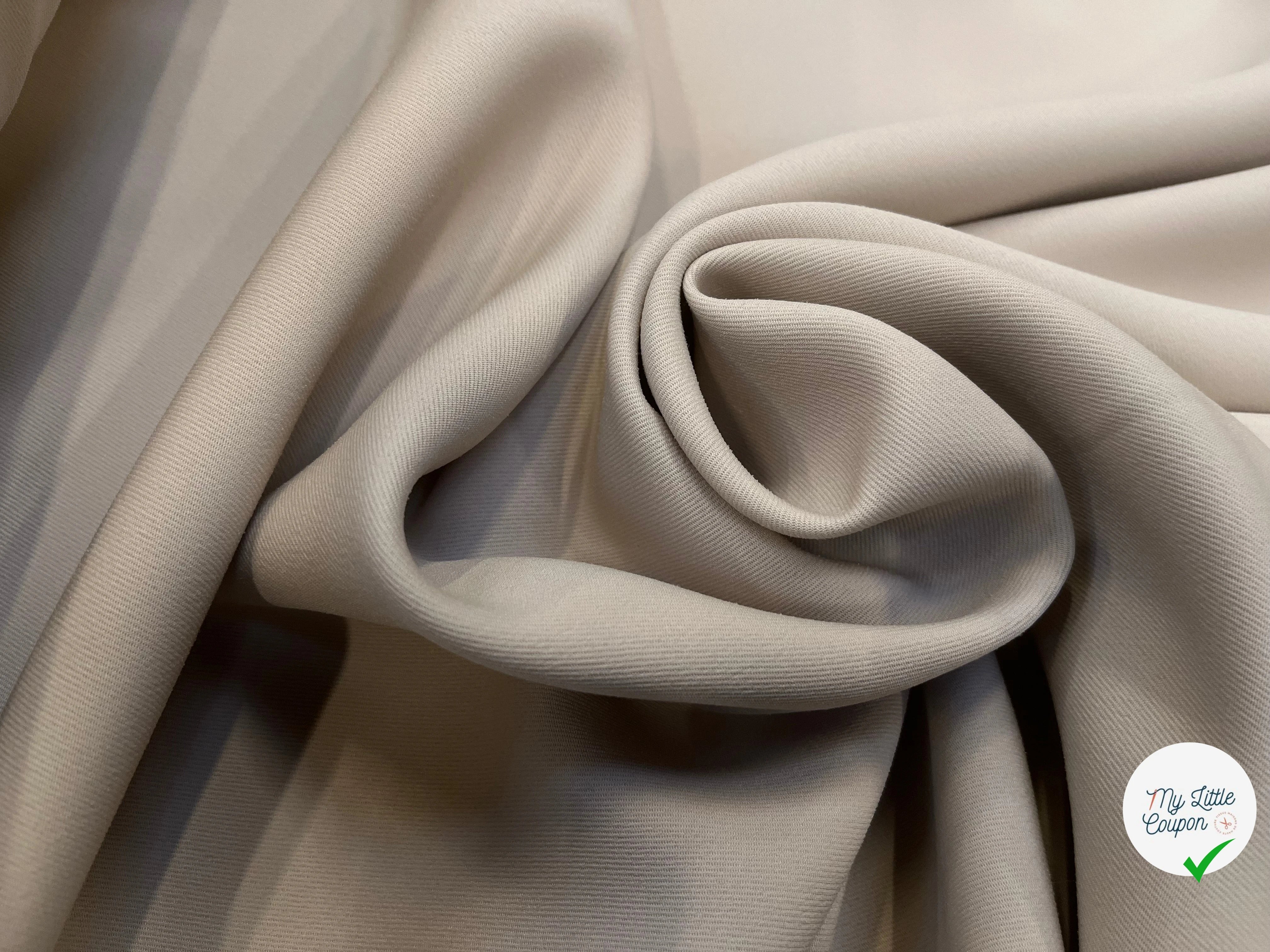 GABARDINE LEGÈREMENT STRIÉE SOUPLE POLYESTER LIGHT SAND 130CM - My Little Coupon