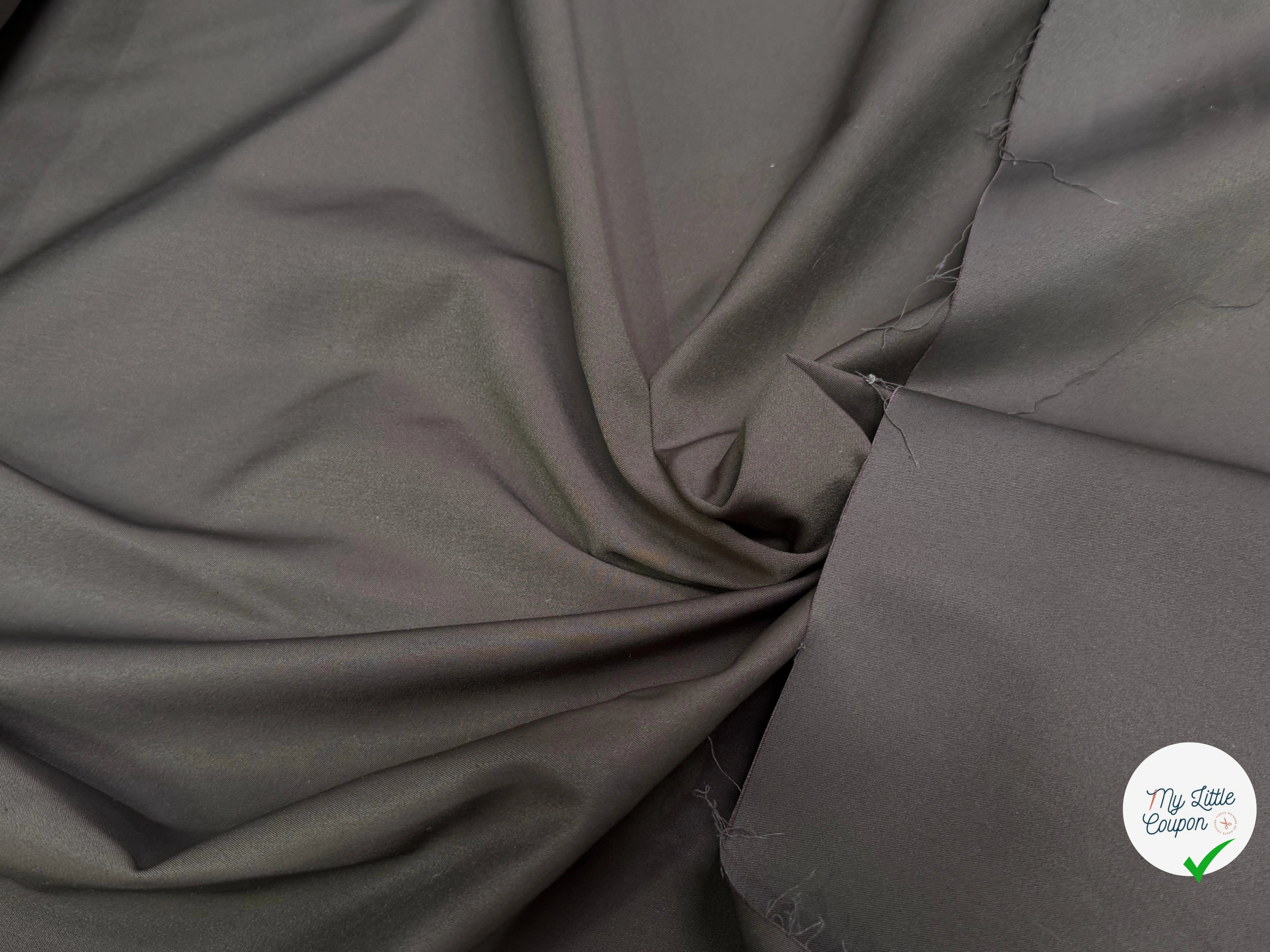 GABARDINE POLYCOTON STRETCH PEAU DE PÊCHE BRUN MASTIC - My Little Coupon