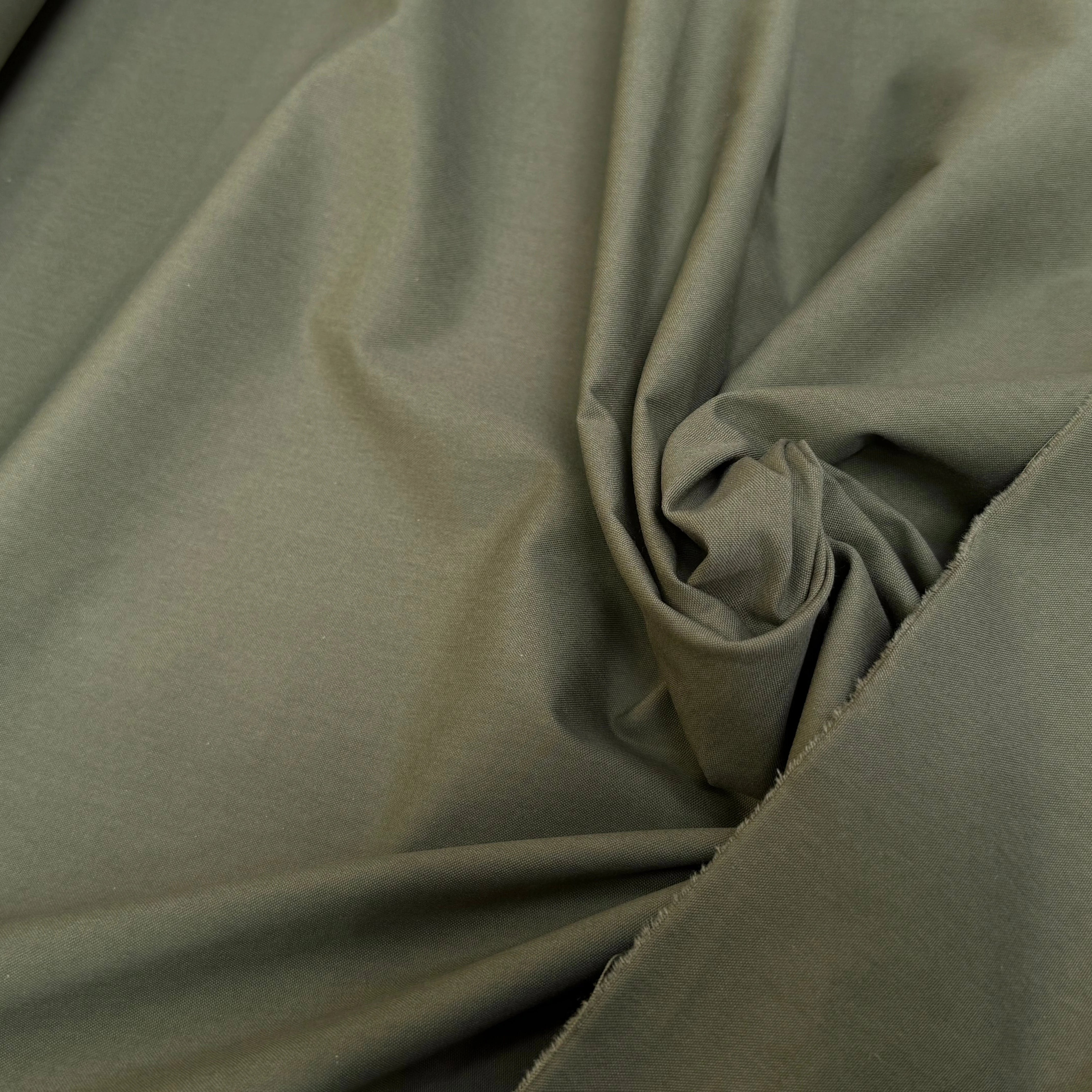 GABARDINE POLYCOTON VERT KAKI TENUE SOYEUSE - My Little Coupon