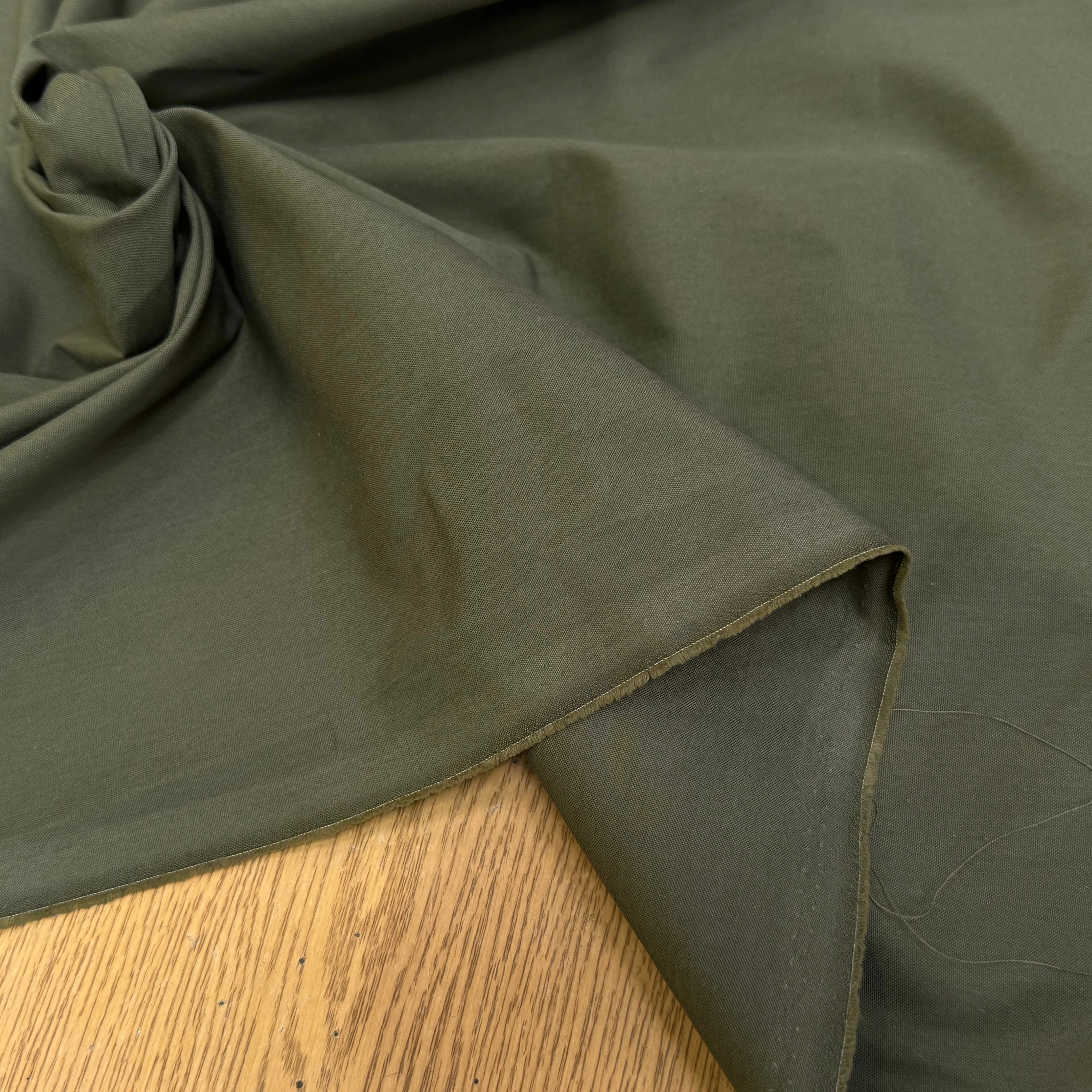 GABARDINE POLYCOTON VERT KAKI TENUE SOYEUSE - My Little Coupon