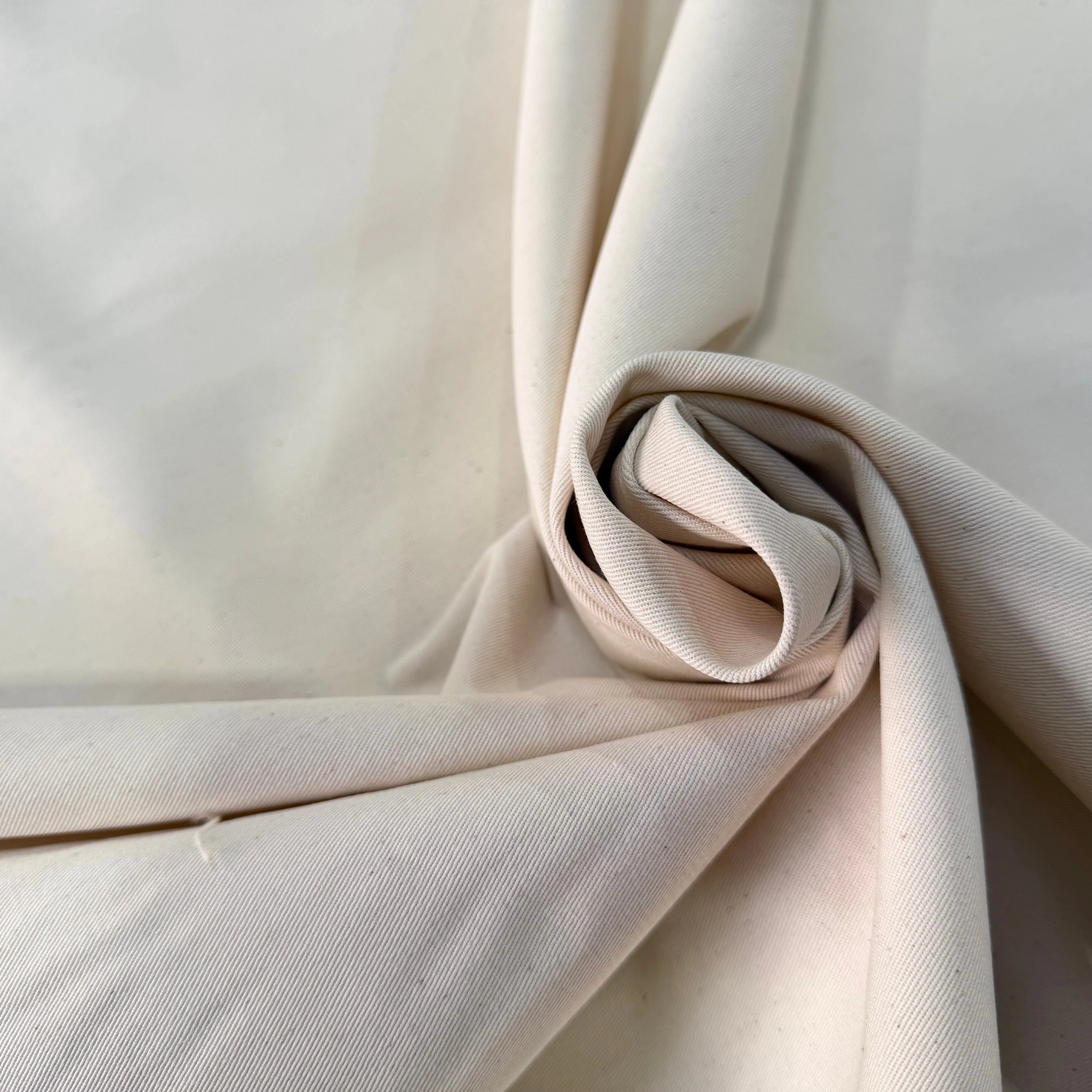 GABARDINE SERGÉE 100% COTON ECRU 801 150 CM - My Little Coupon