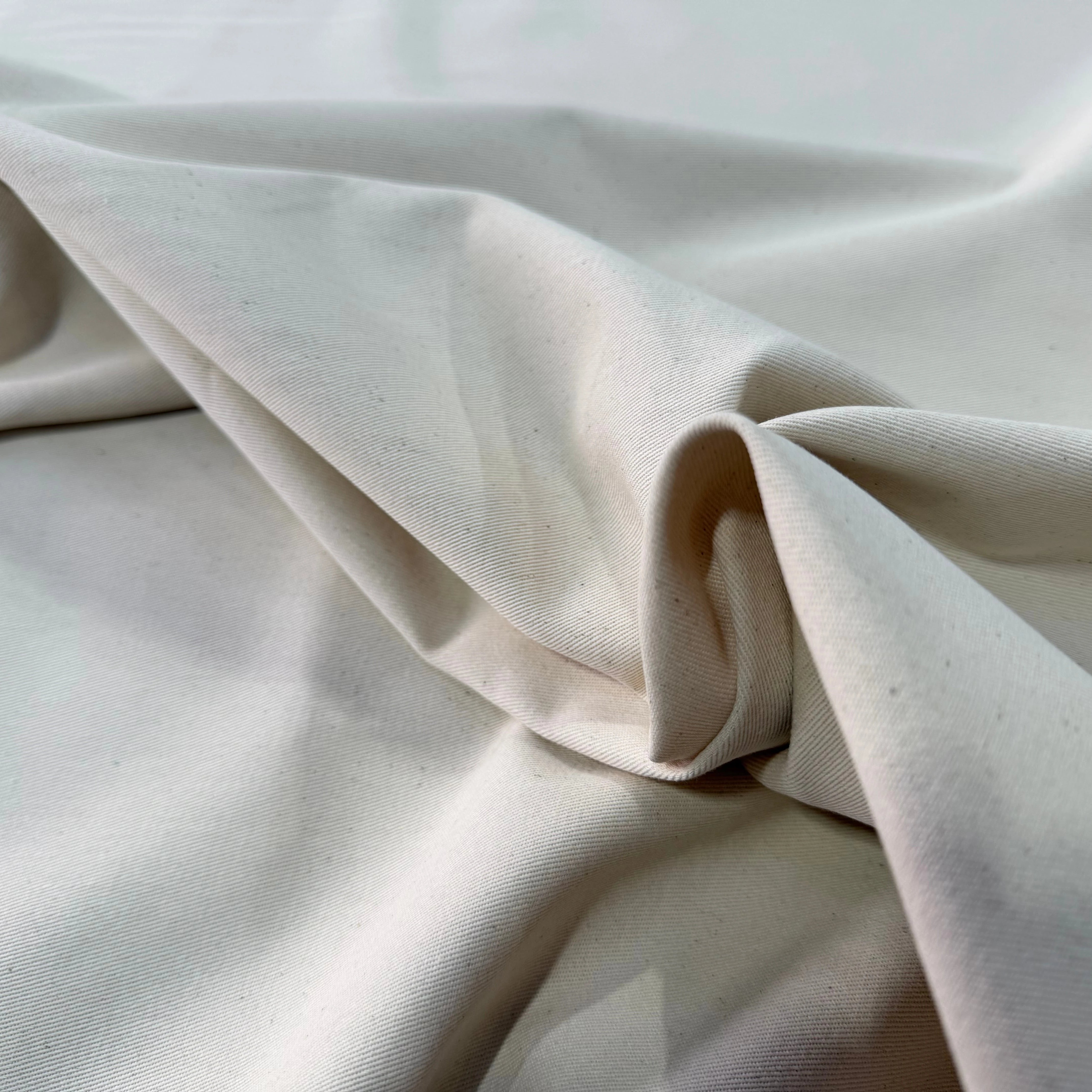 GABARDINE SERGÉE 100% COTON ECRU 801 150 CM - My Little Coupon