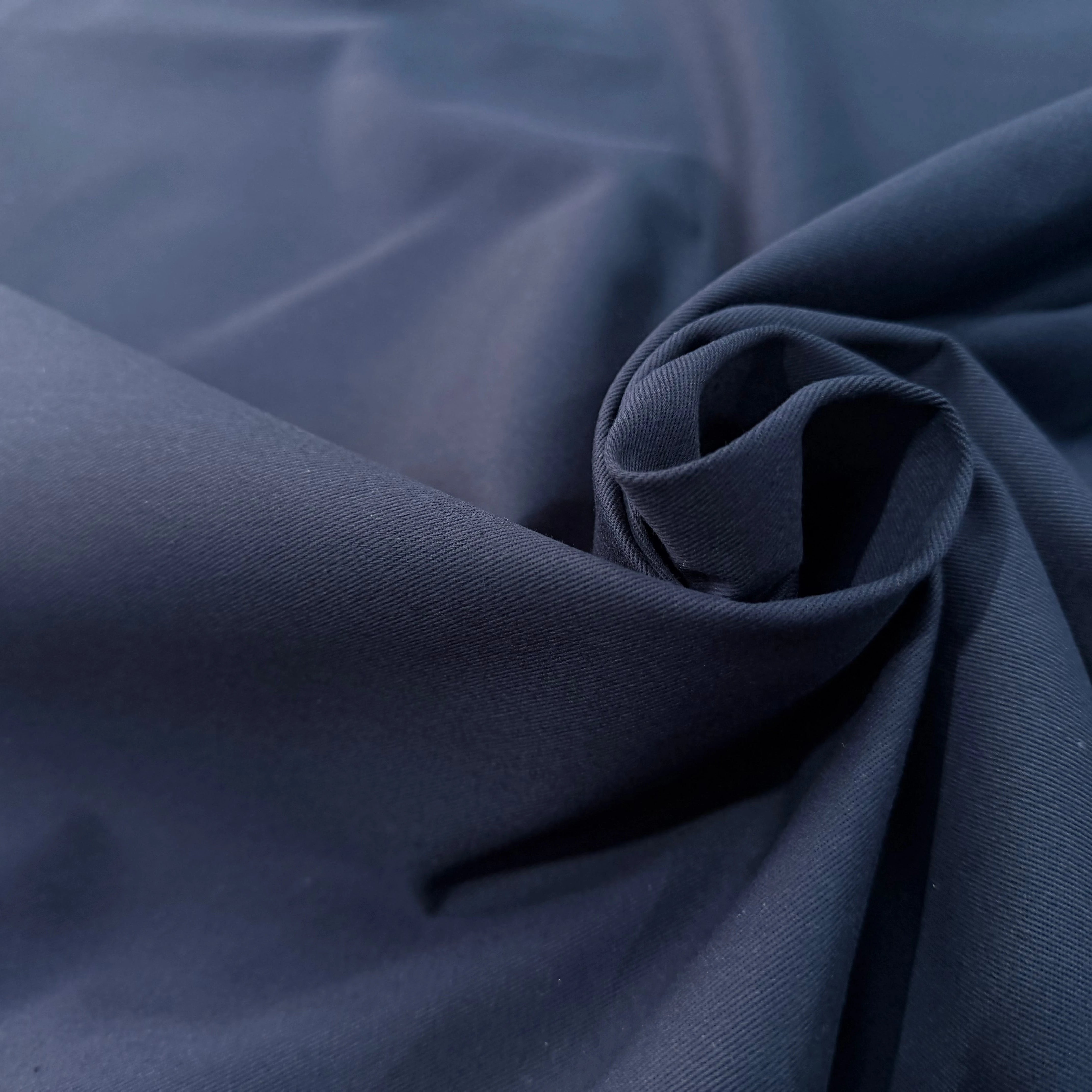 GABARDINE SERGÉE 100% COTON ENCRE 854 150 CM - My Little Coupon