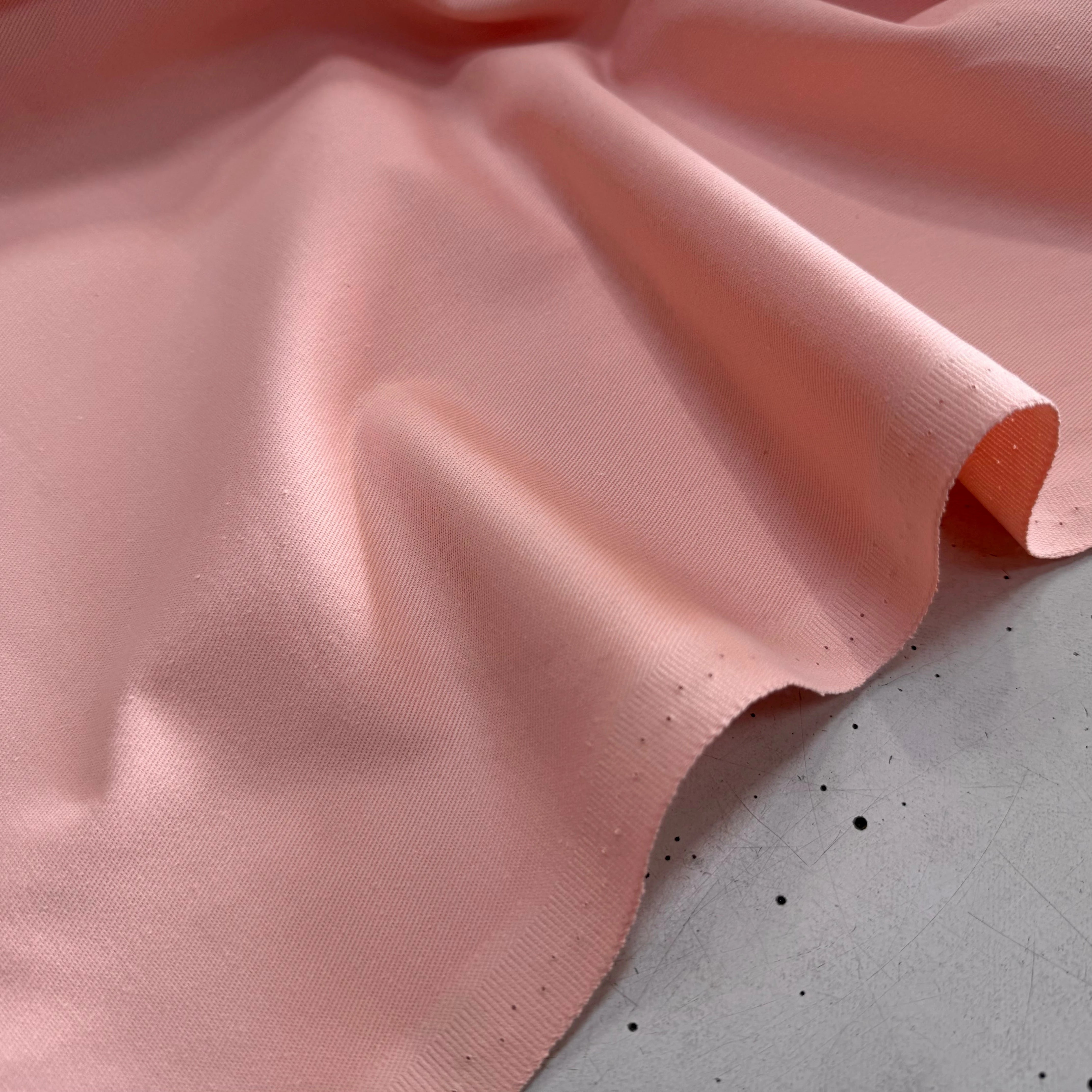 GABARDINE SERGÉE 100% COTON FLAMANT 847 150 CM - My Little Coupon