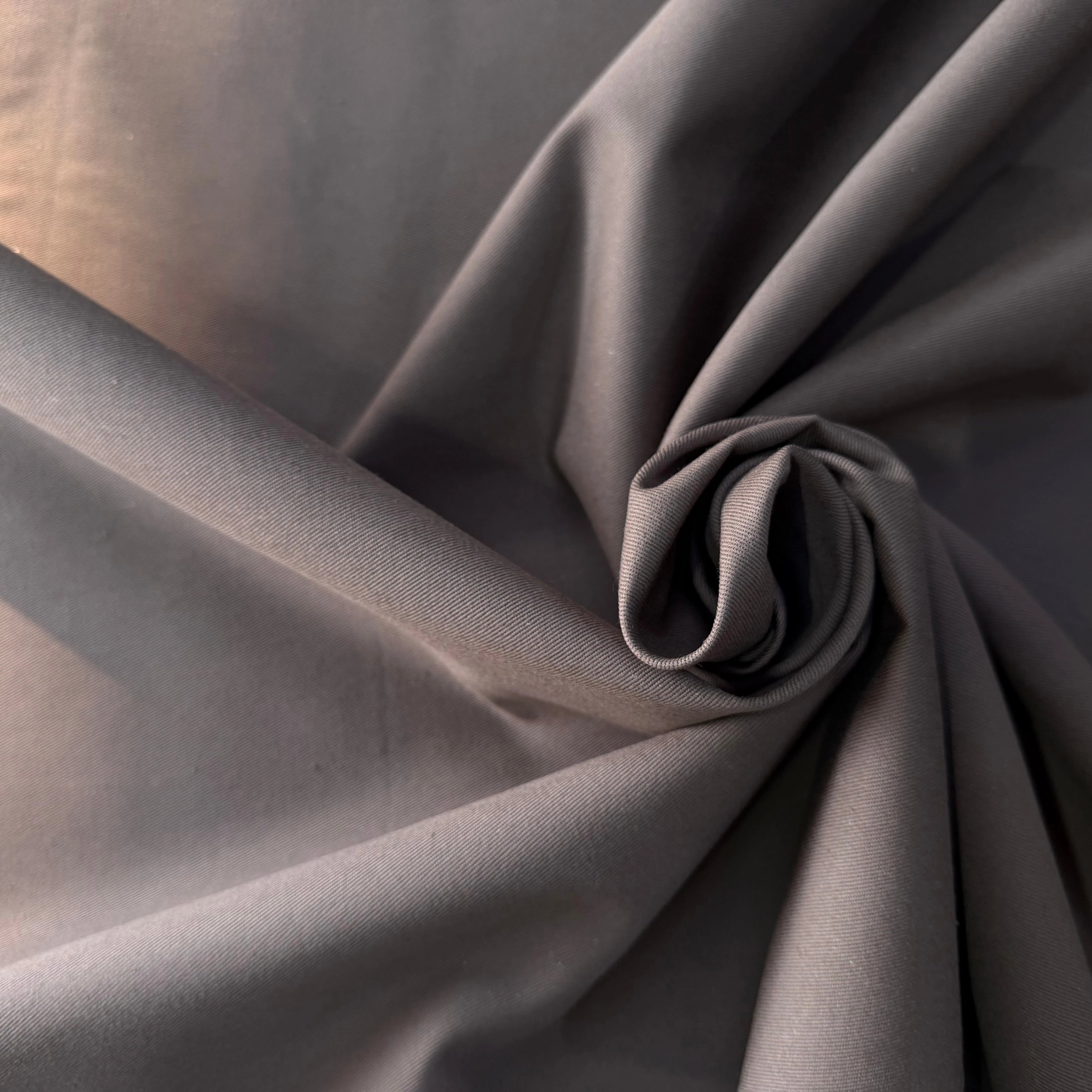 GABARDINE SERGÉE 100% COTON GASOIL 840 150 CM - My Little Coupon