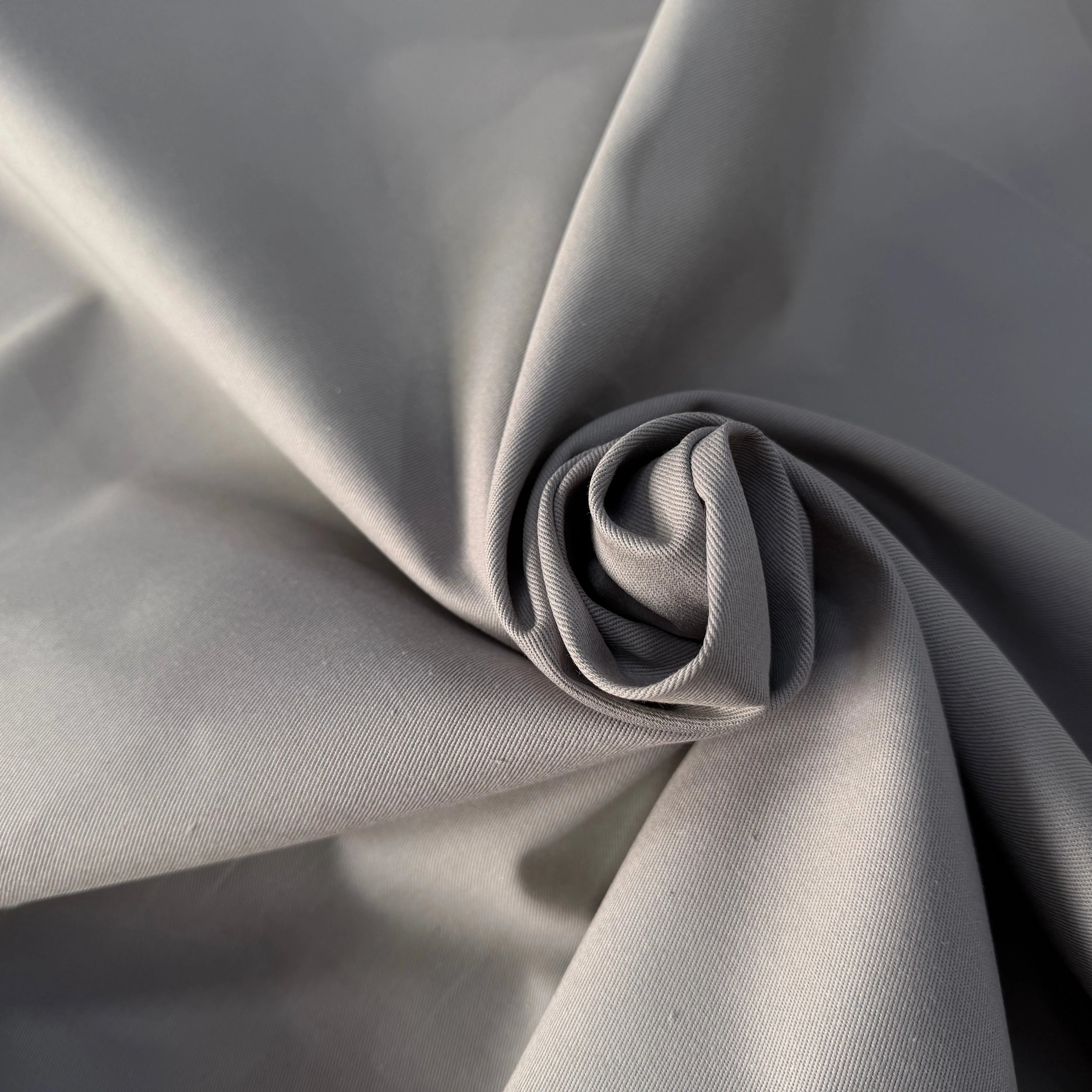 GABARDINE SERGÉE 100% COTON SOURIS 839 150 CM - My Little Coupon