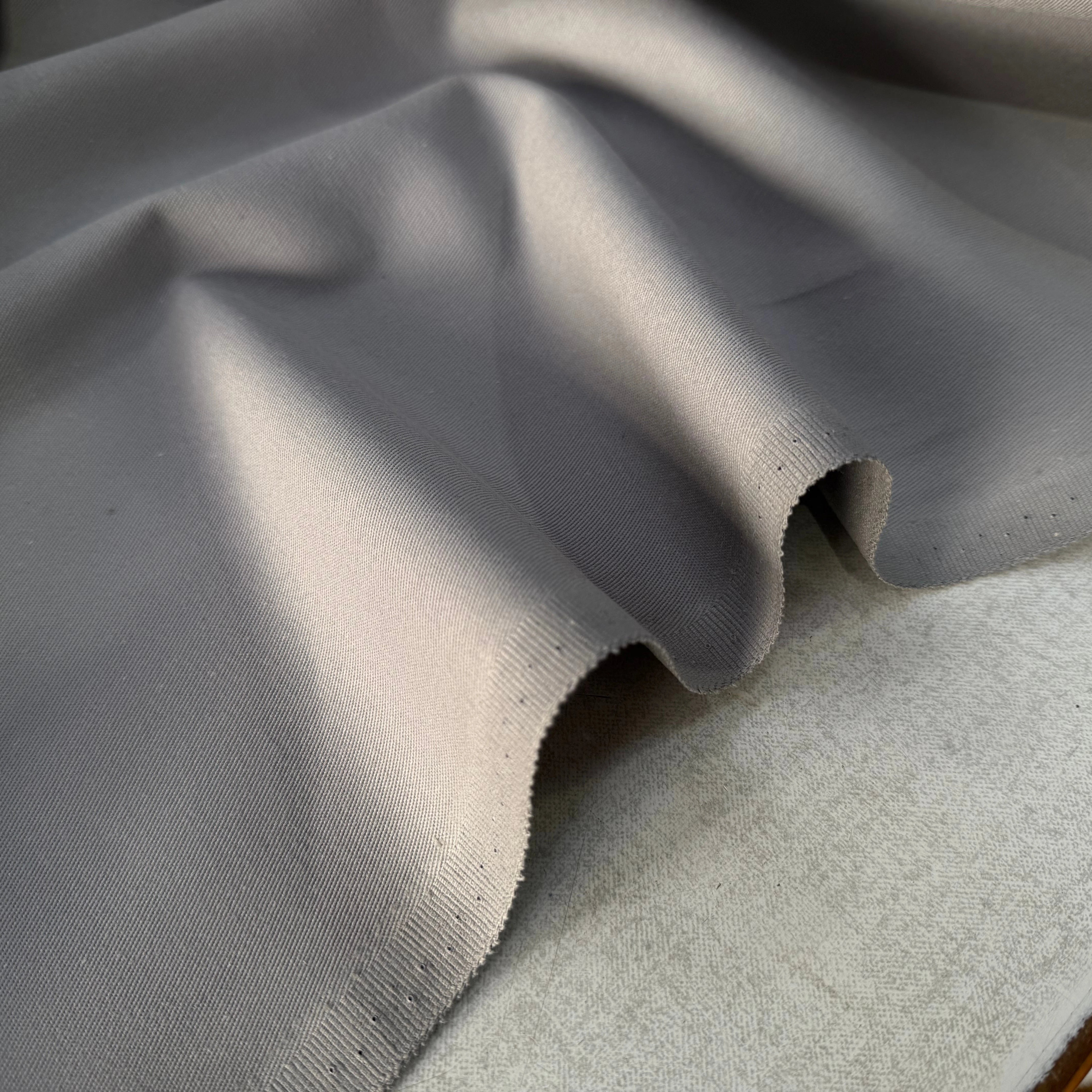 GABARDINE SERGÉE 100% COTON SOURIS 839 150 CM - My Little Coupon