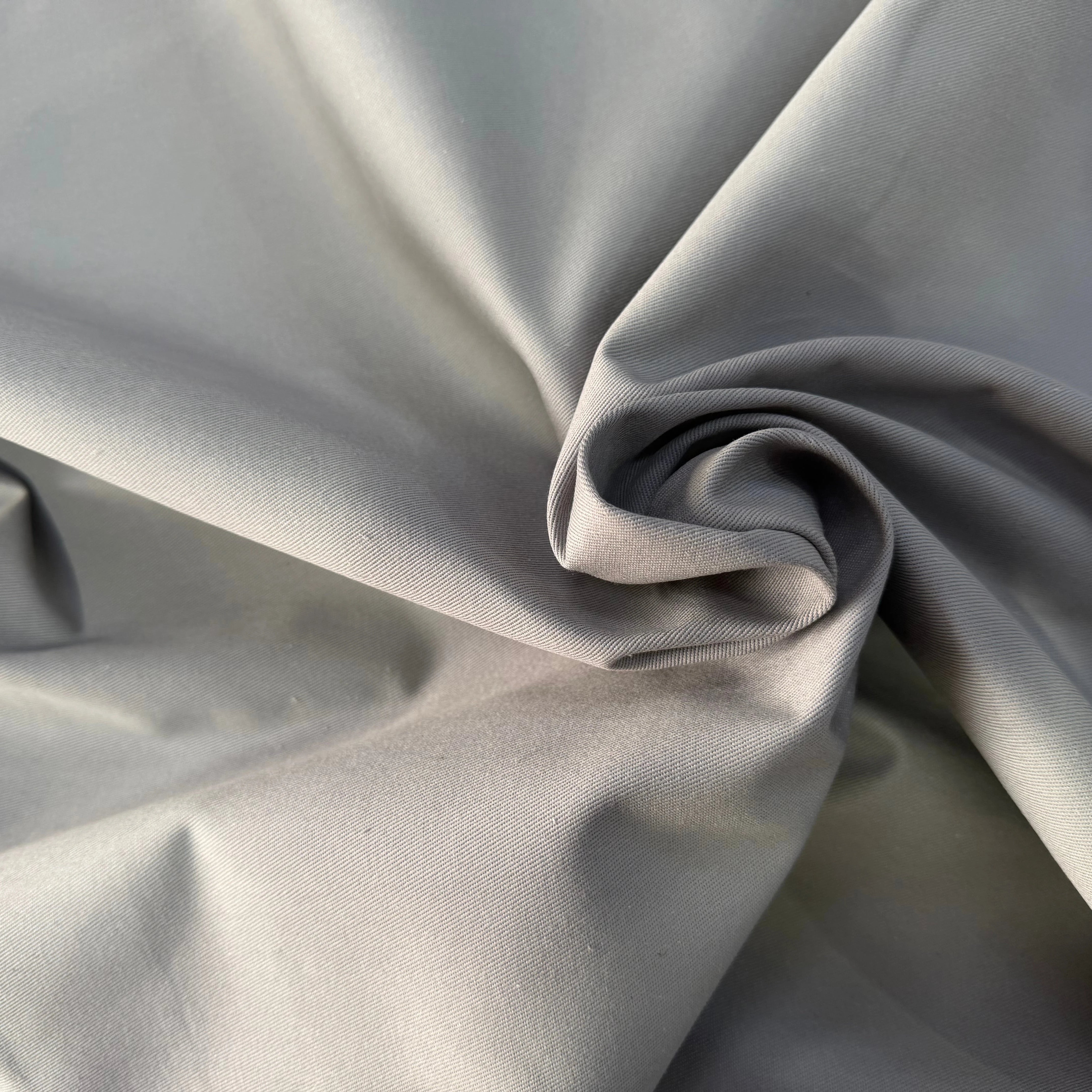 GABARDINE SERGÉE 100% COTON SOURIS 839 150 CM - My Little Coupon