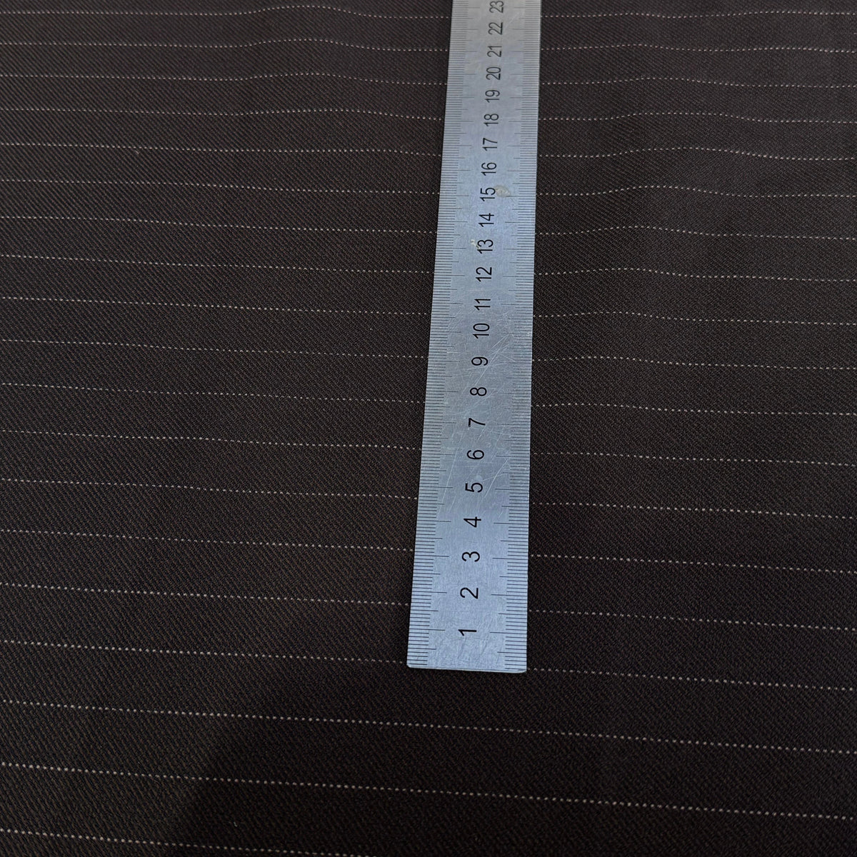 GABARDINE SRETCH POYCOTON MARRON CHICS RAYURES VERTICALES - My Little Coupon