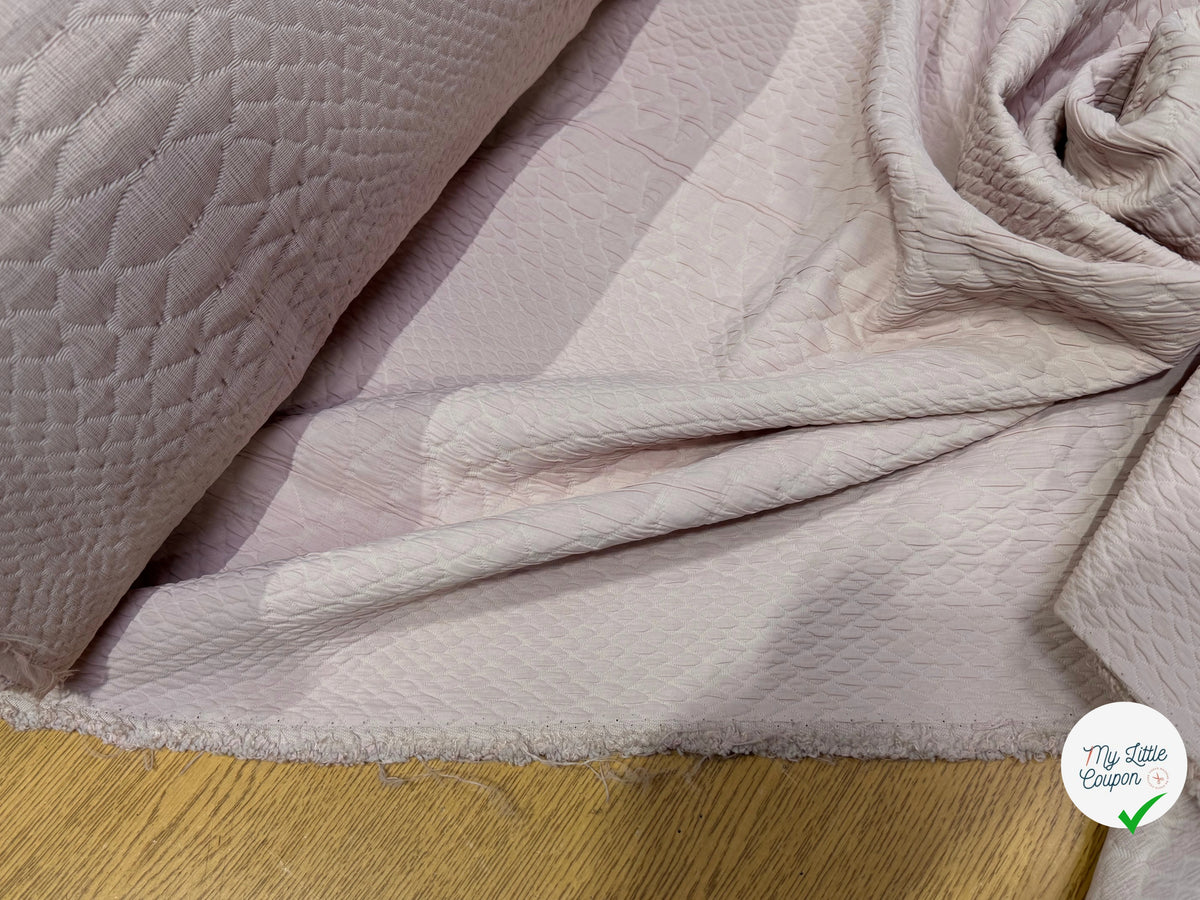 JACQUARD 60% ACETATE 31% POLYAMIDE 9% VISCOSE MOTIF LOSANGE ROSE PALE - My Little Coupon