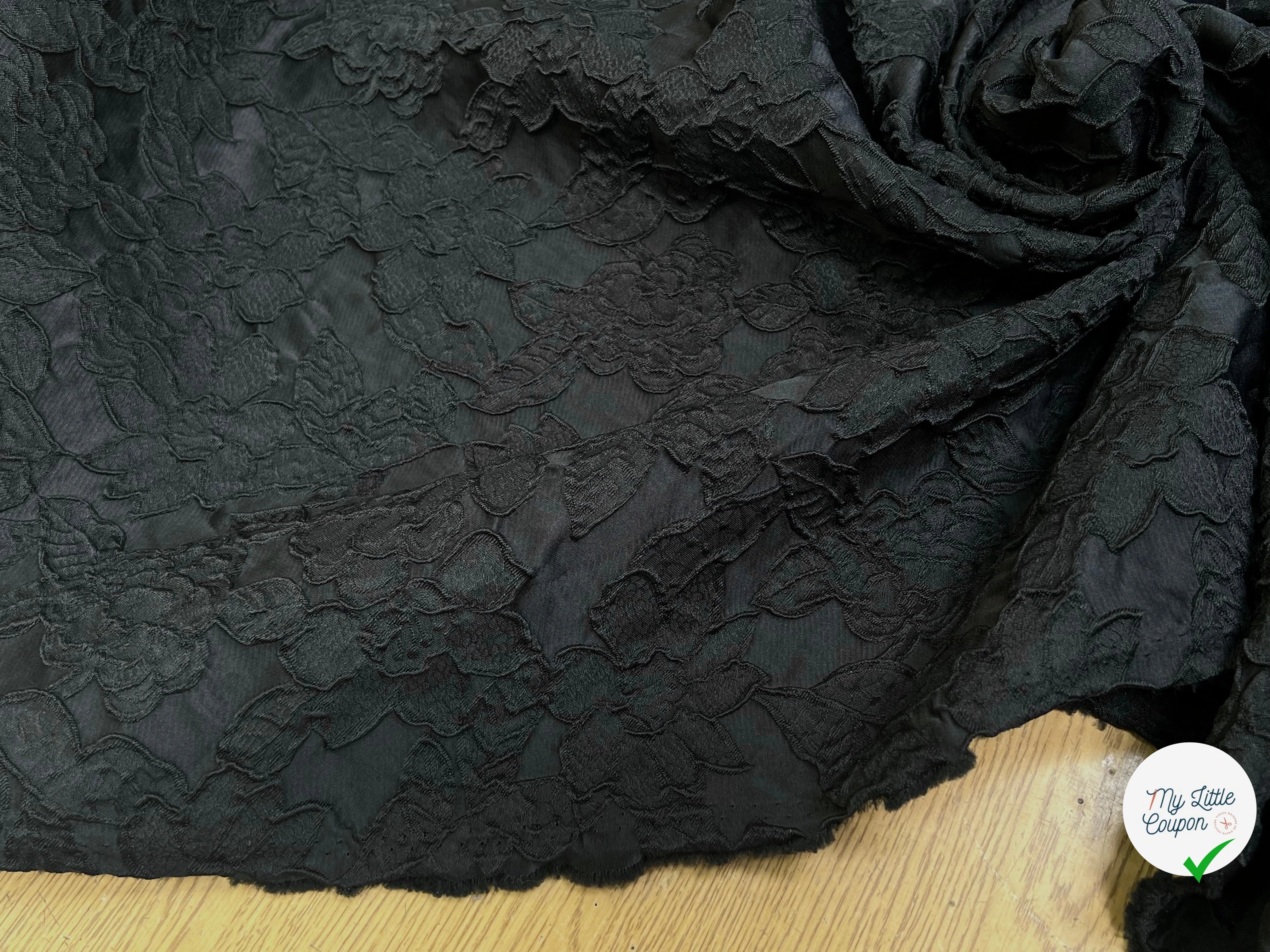 JACQUARD CLOQUÉ BLACK MOTIF FLORAL - My Little Coupon