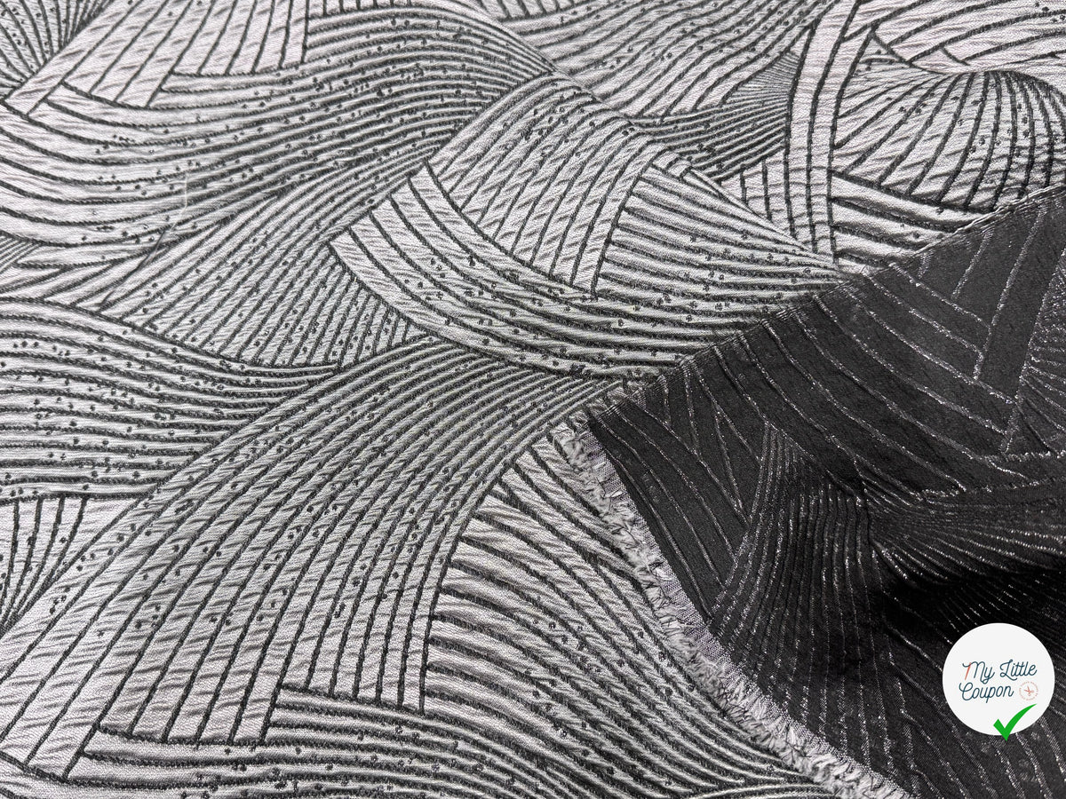 JACQUARD CLOQUÉ MOTIF ABSTRAIT GRIS MARRON ET NOIR - My Little Coupon